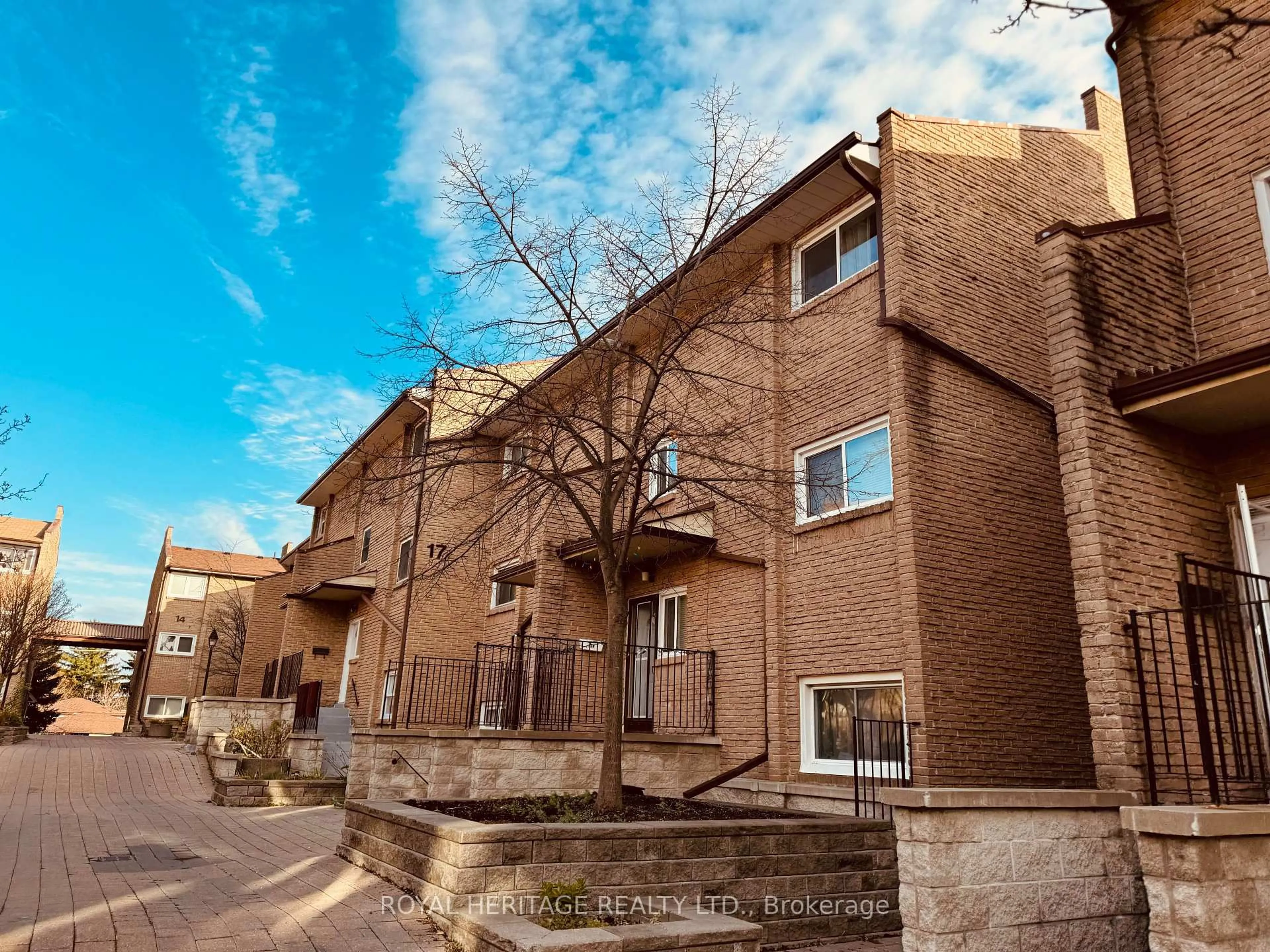 A pic from outside/outdoor area/front of a property/back of a property/a pic from drone, street for 50 Golf Club Rd #137, Toronto Ontario M1M 3T5