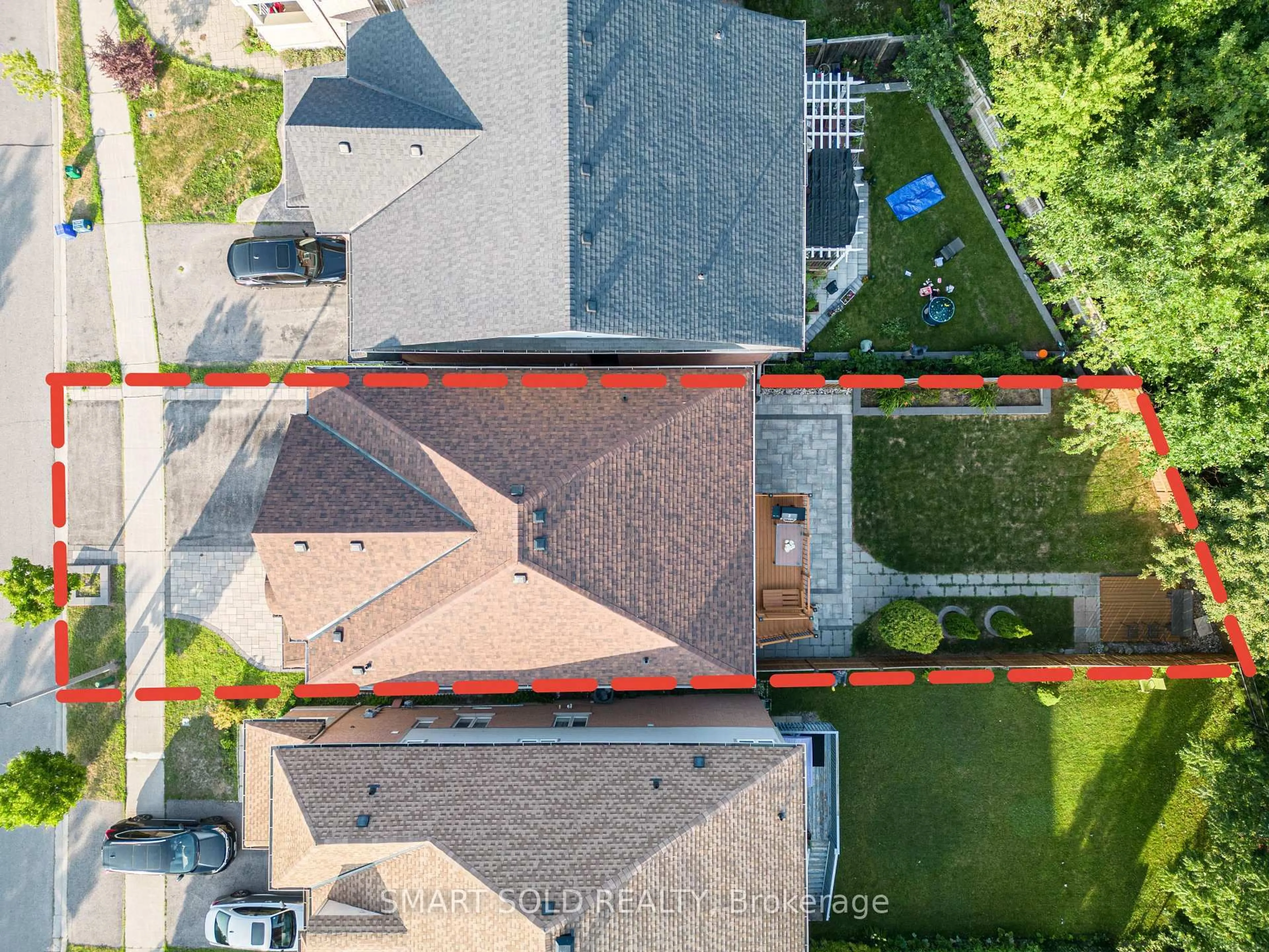 A pic from outside/outdoor area/front of a property/back of a property/a pic from drone, city buildings view from balcony for 167 Darren Ave, Whitby Ontario L1R 0E7