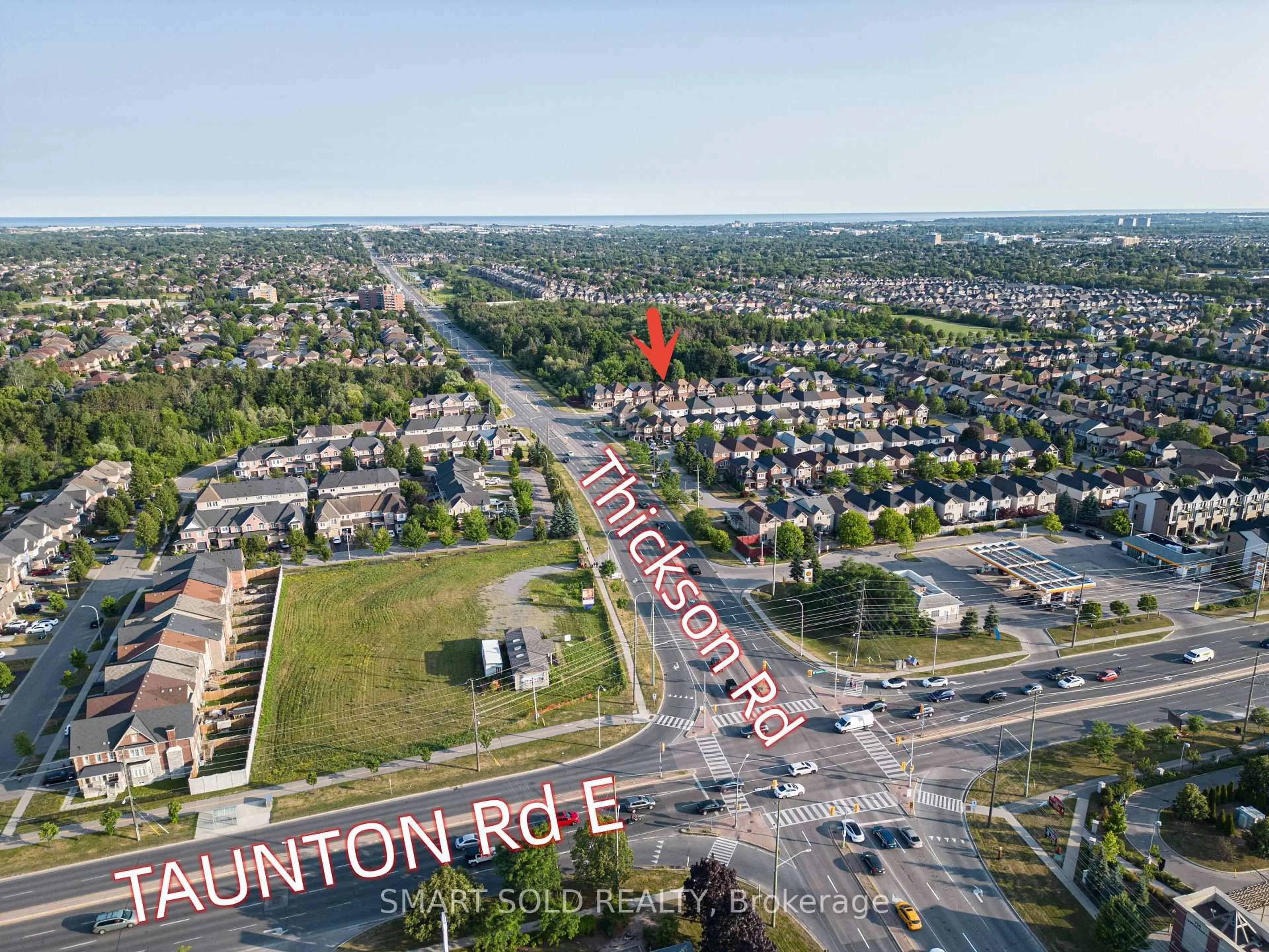 A pic from outside/outdoor area/front of a property/back of a property/a pic from drone, street for 167 Darren Ave, Whitby Ontario L1R 0E7