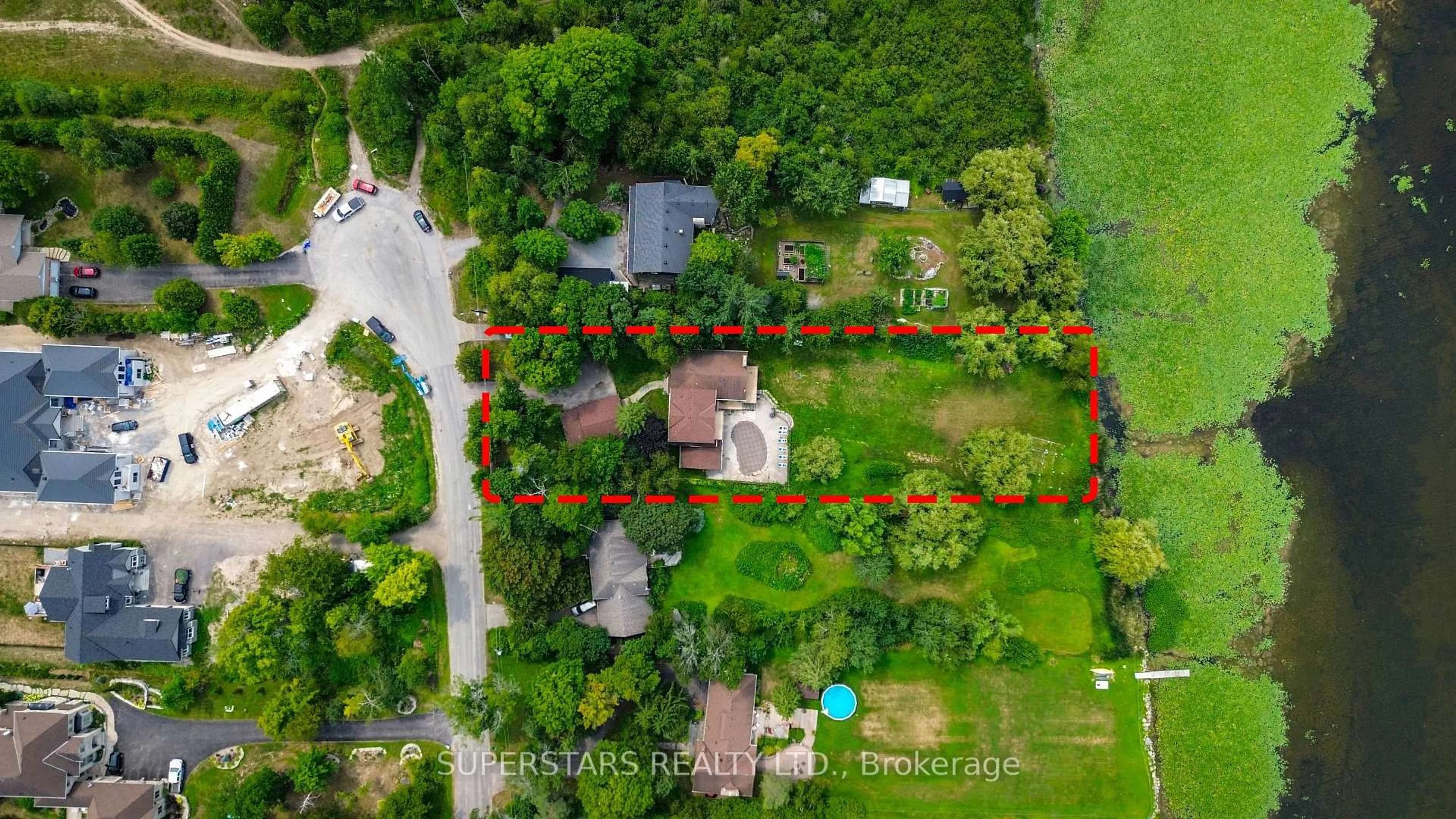 A pic from outside/outdoor area/front of a property/back of a property/a pic from drone, street for 236 Summit Dr, Scugog Ontario L0B 1E0