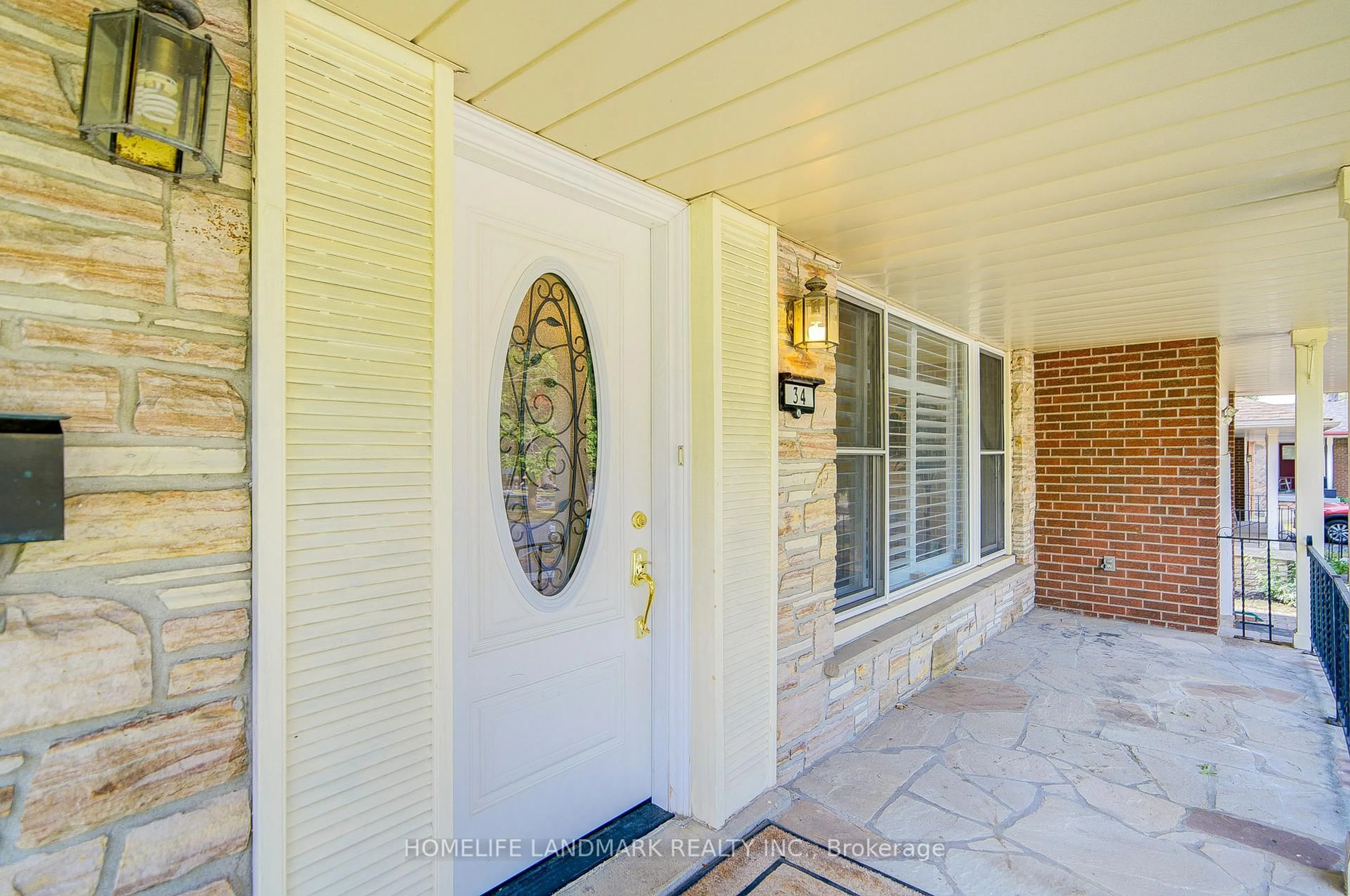 Indoor entryway for 34 Kenmanor Blvd, Toronto Ontario M1W 1R7