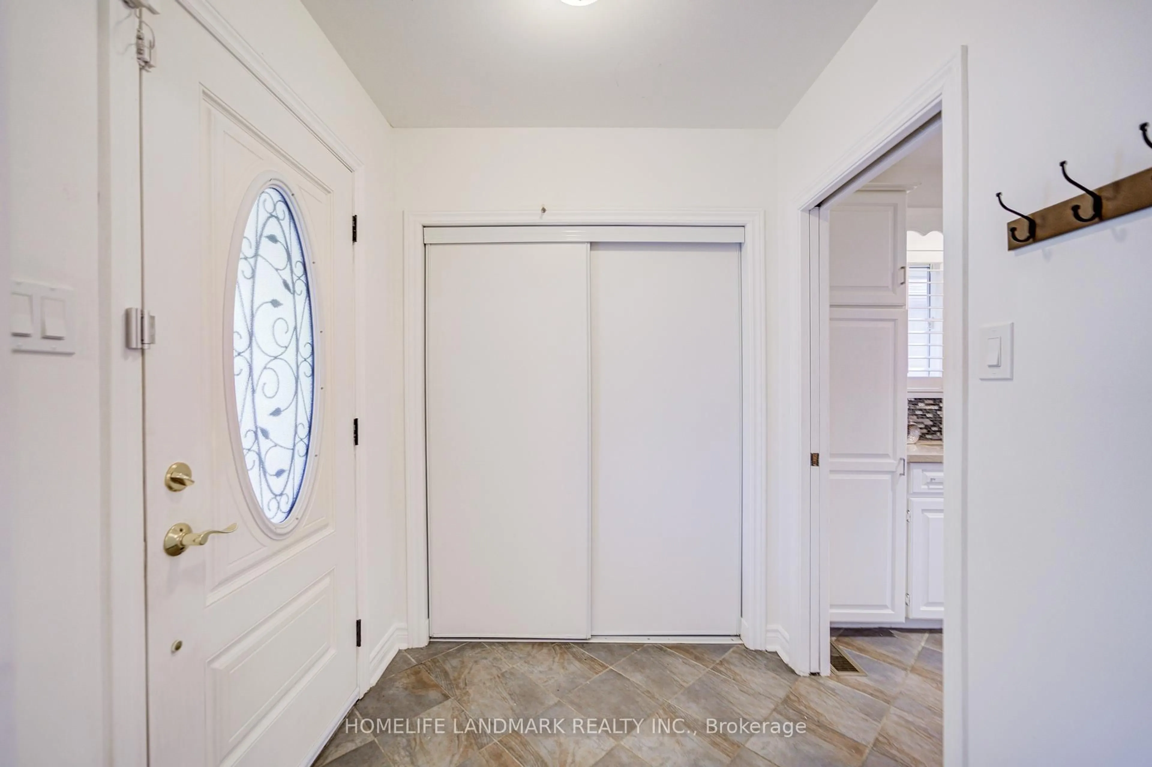 Indoor entryway for 34 Kenmanor Blvd, Toronto Ontario M1W 1R7