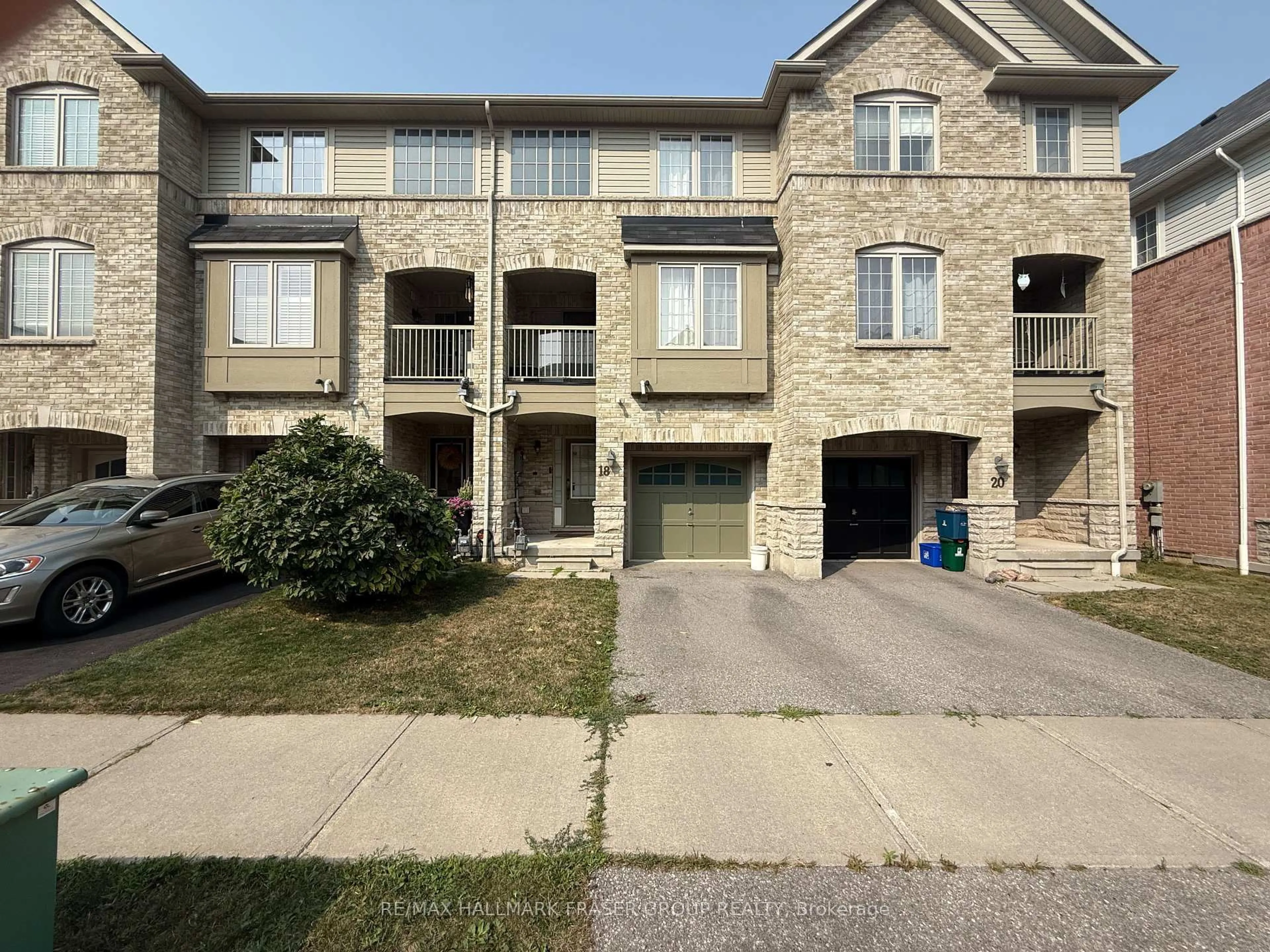 A pic from outside/outdoor area/front of a property/back of a property/a pic from drone, street for 18 Silvester St, Ajax Ontario L1Z 0M6