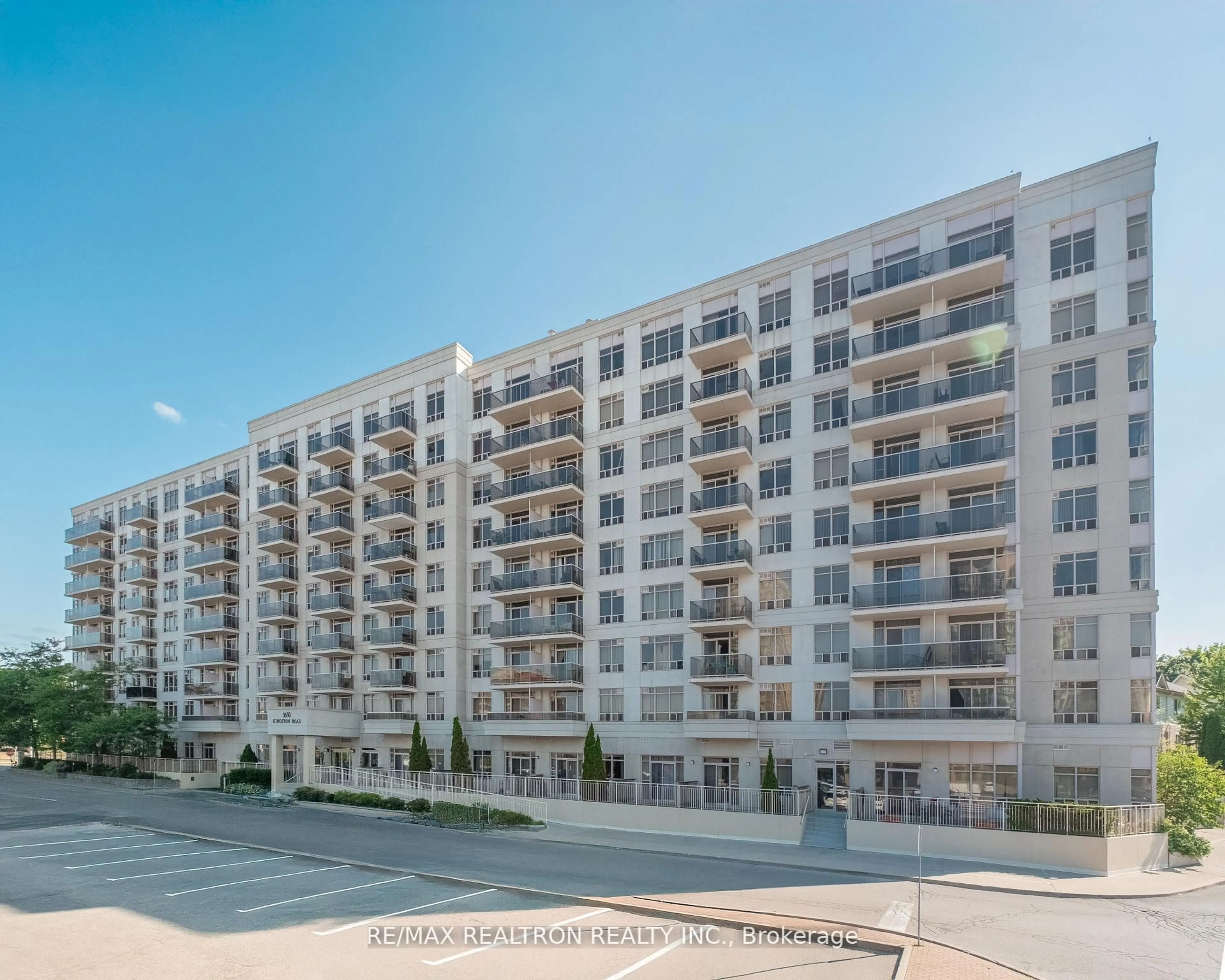 A pic from outside/outdoor area/front of a property/back of a property/a pic from drone, street for 3650 Kingston Rd #426, Toronto Ontario M1M 3X9