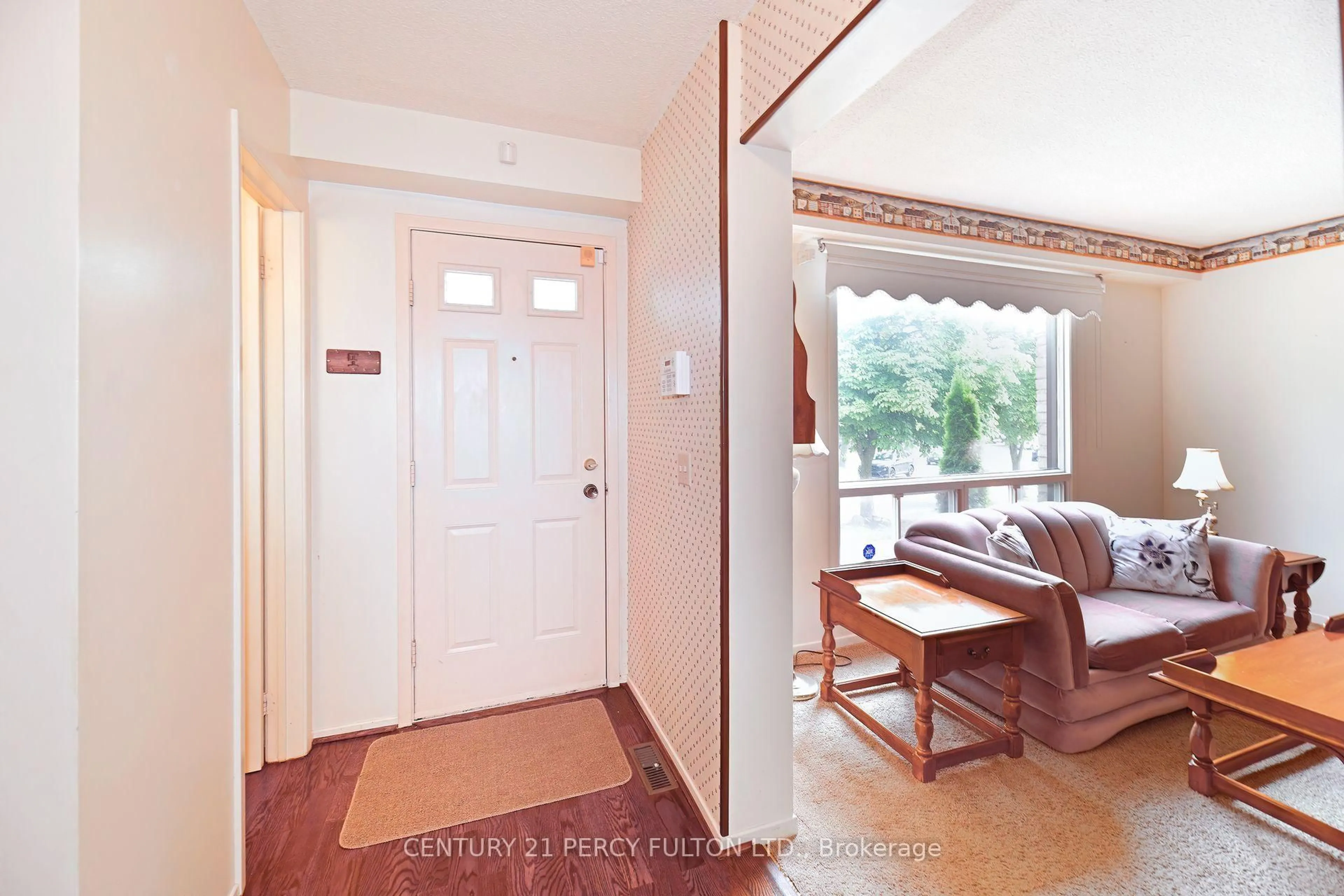 Indoor entryway for 74 John Stoner Dr, Toronto Ontario M1B 3A3