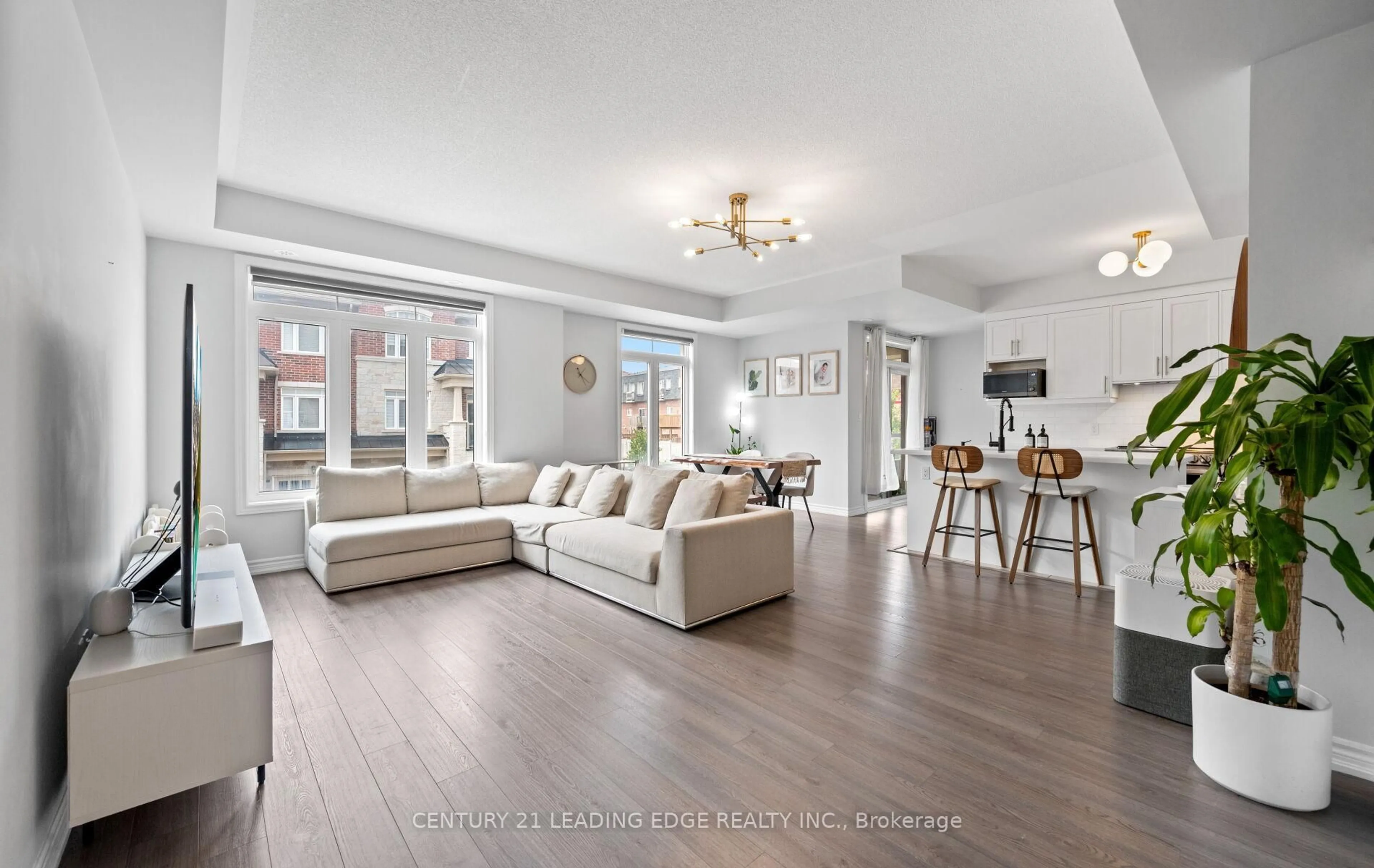 Living room with furniture, unknown for 2740 William Jackson Dr, Pickering Ontario L1X 0E6