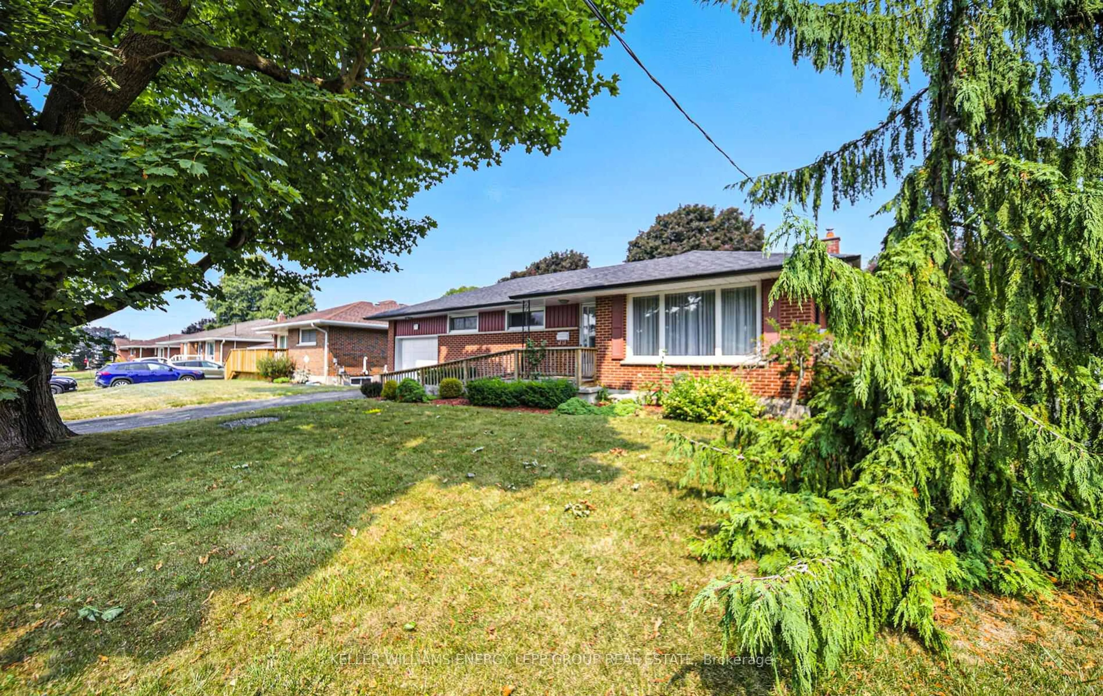 Home with brick exterior material, street for 71 Parkway Cres, Clarington Ontario L1C 1C2