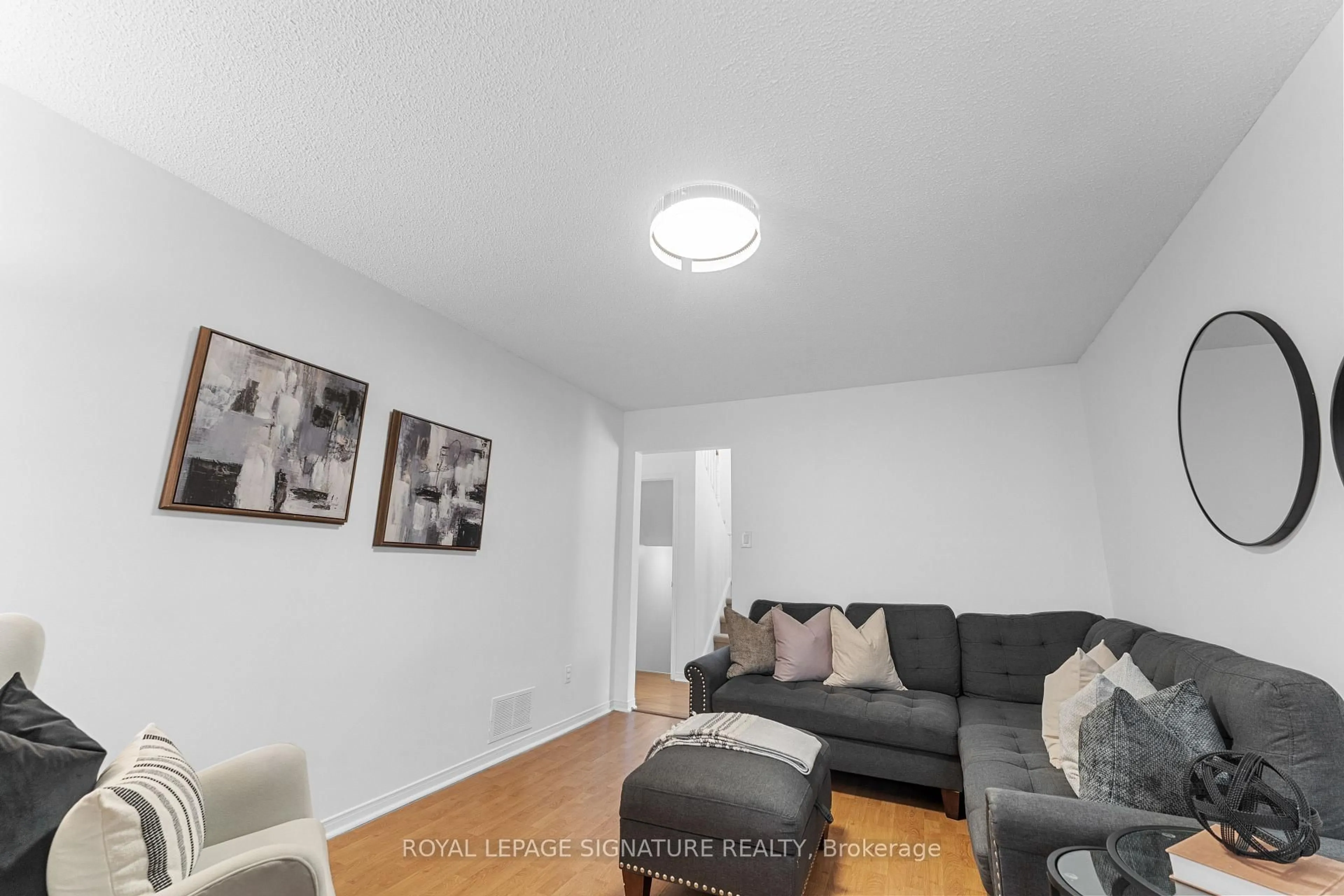 Living room with furniture, unknown for 7 Long Dr, Whitby Ontario L1N 8E2