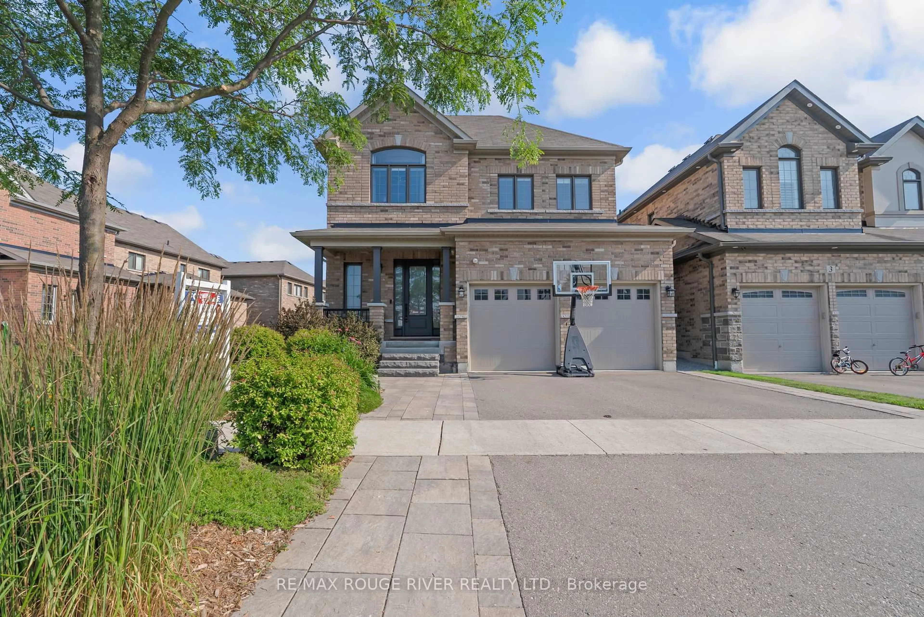 Unknown for 1 Lancewood Dr, Whitby Ontario L1R 0N4