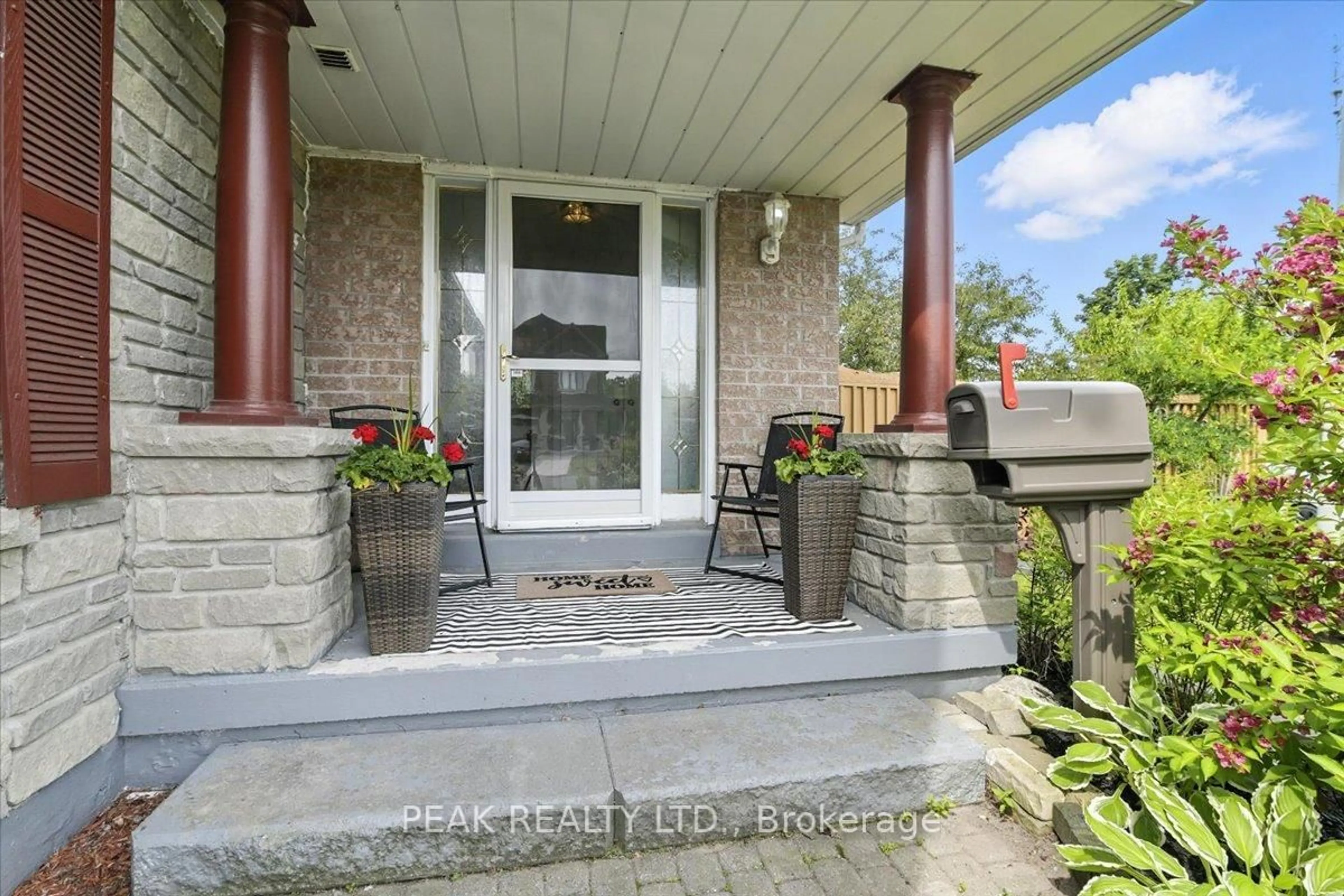 Indoor entryway for 2 Granary Lane, Clarington Ontario L1E 2X9