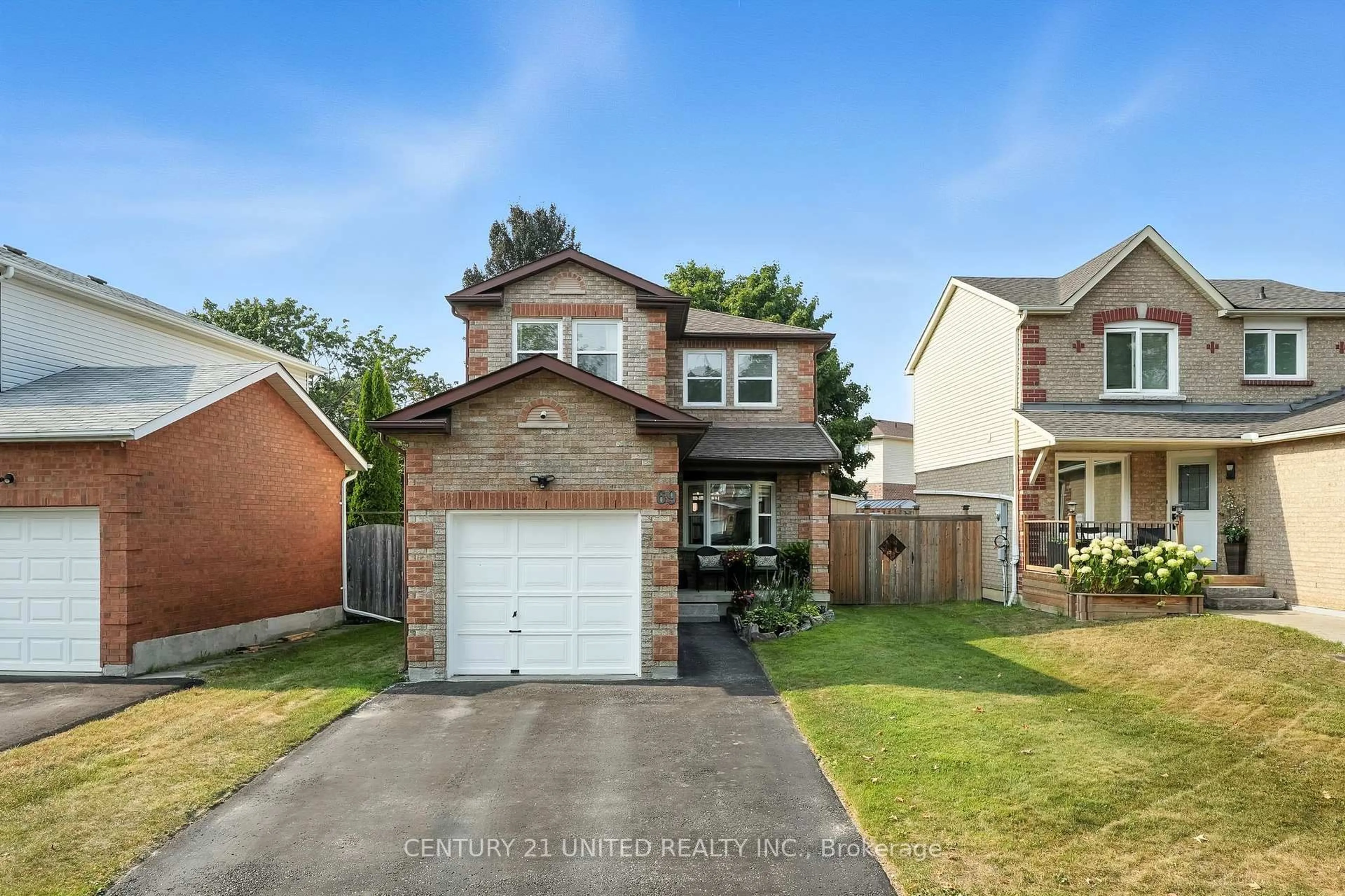Home with brick exterior material, street for 69 Stuart Rd, Clarington Ontario L1E 1Y9
