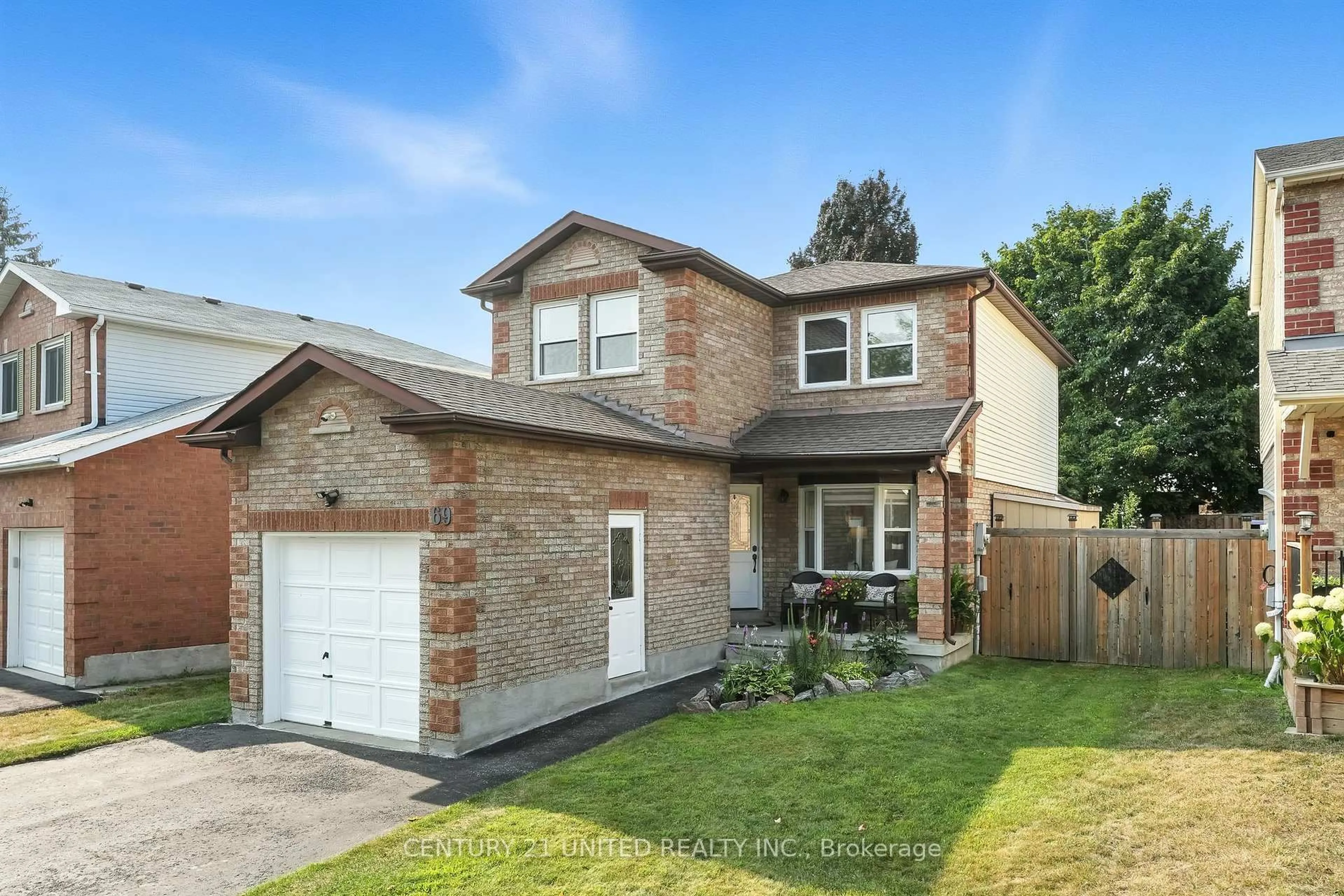 Home with brick exterior material, street for 69 Stuart Rd, Clarington Ontario L1E 1Y9