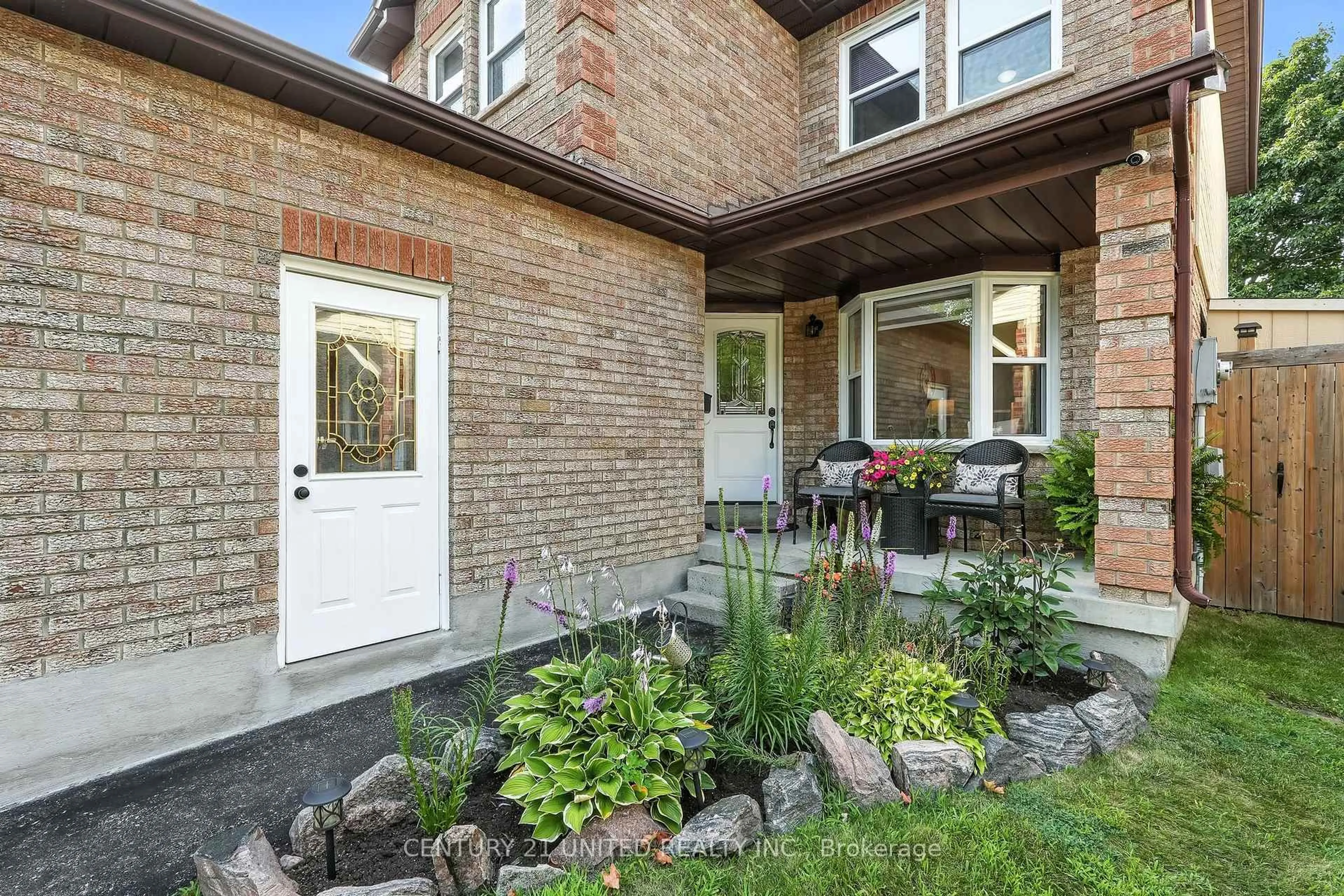 Home with brick exterior material, street for 69 Stuart Rd, Clarington Ontario L1E 1Y9