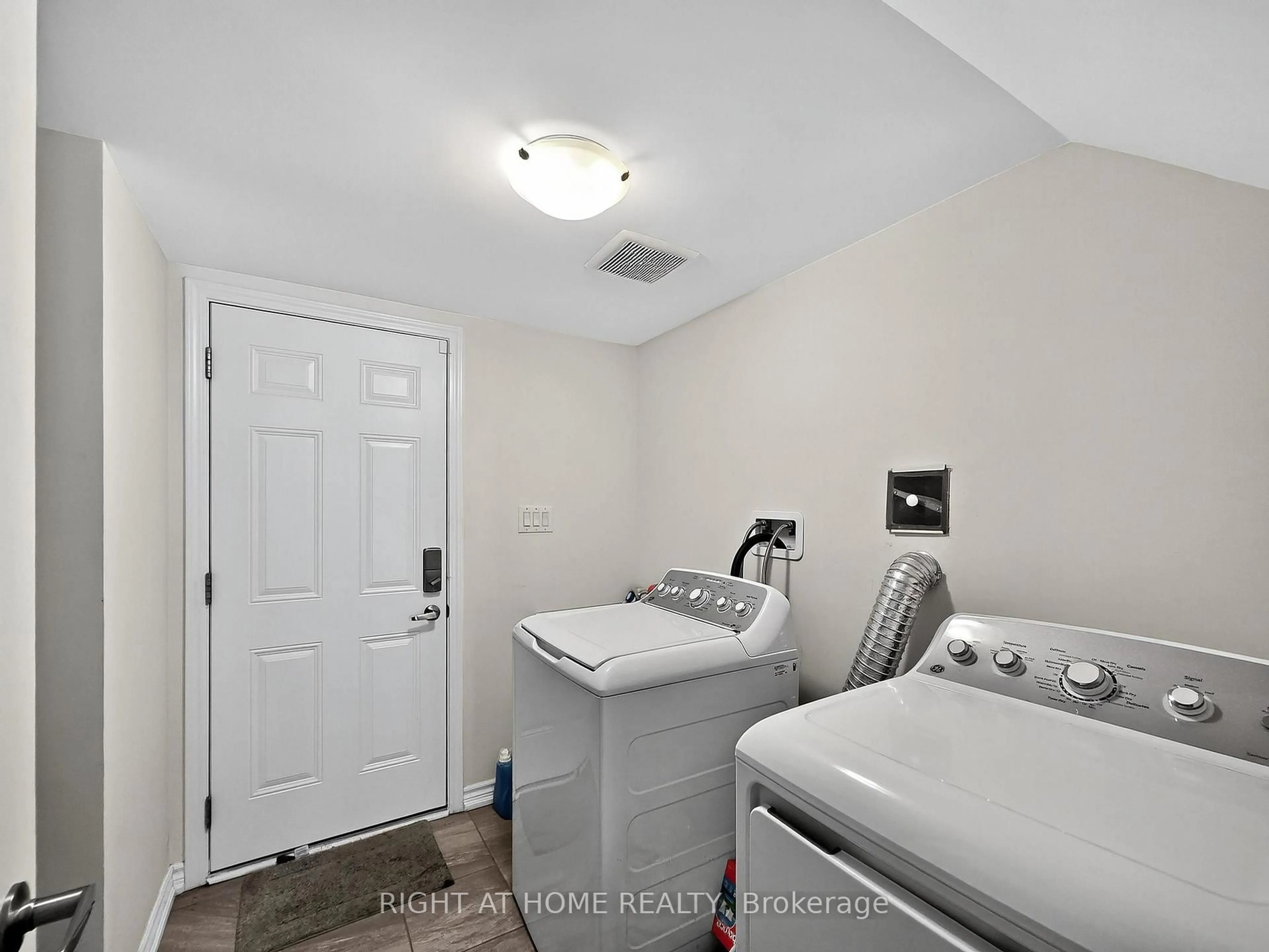 Laundry room for 77 Whitefish St, Whitby Ontario L1P 0E4
