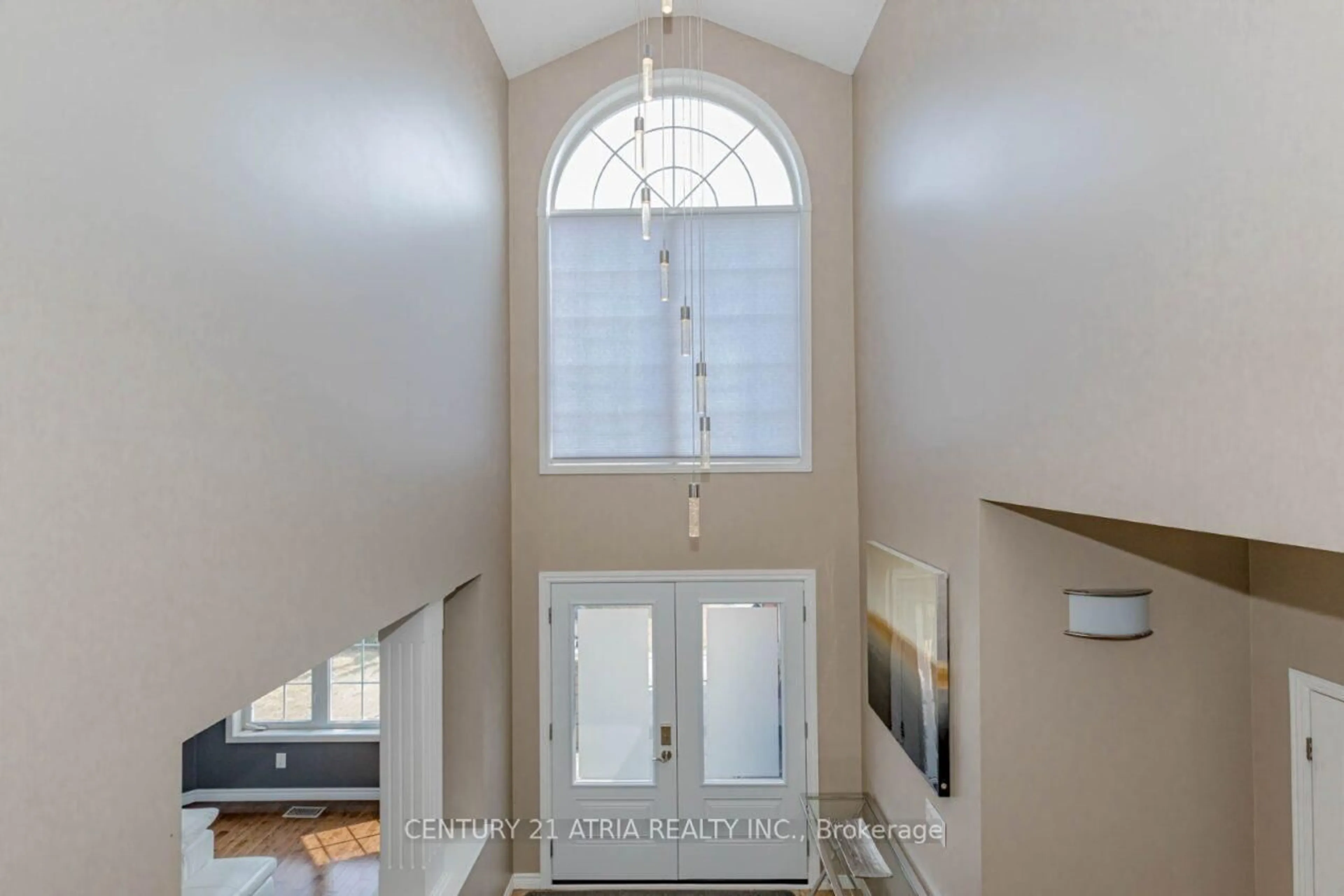 Indoor entryway for 1488 Greenvalley Tr, Oshawa Ontario L1K 2N5
