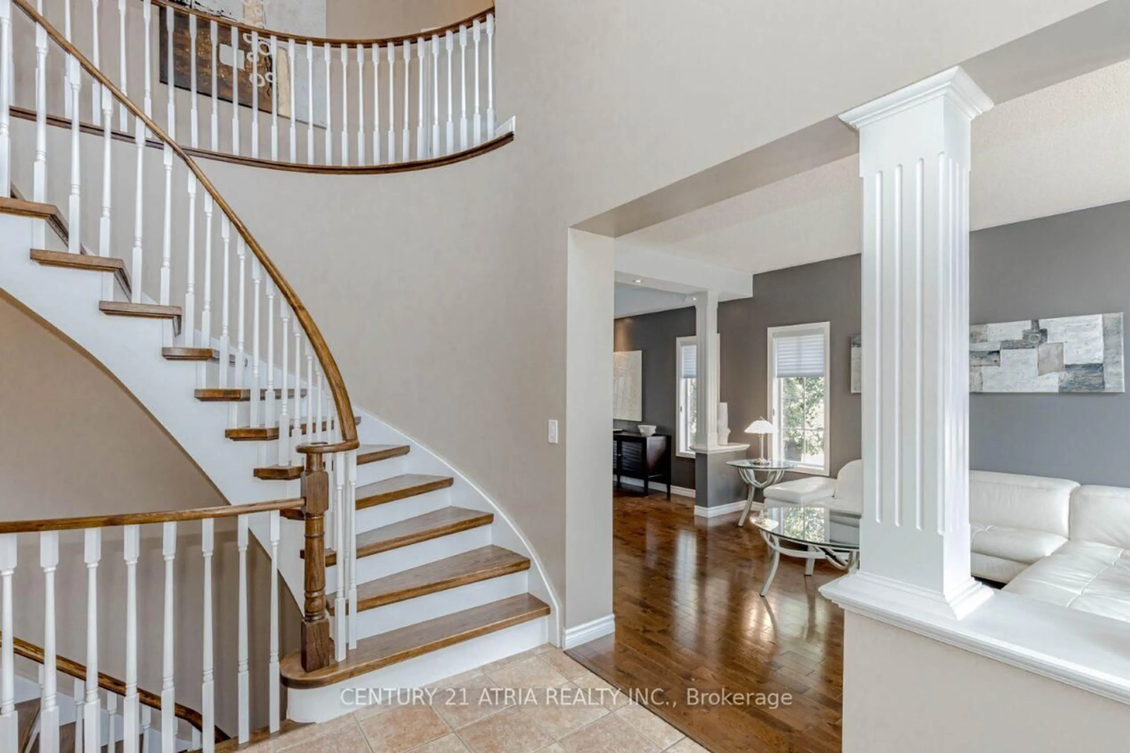 Indoor entryway for 1488 Greenvalley Tr, Oshawa Ontario L1K 2N5