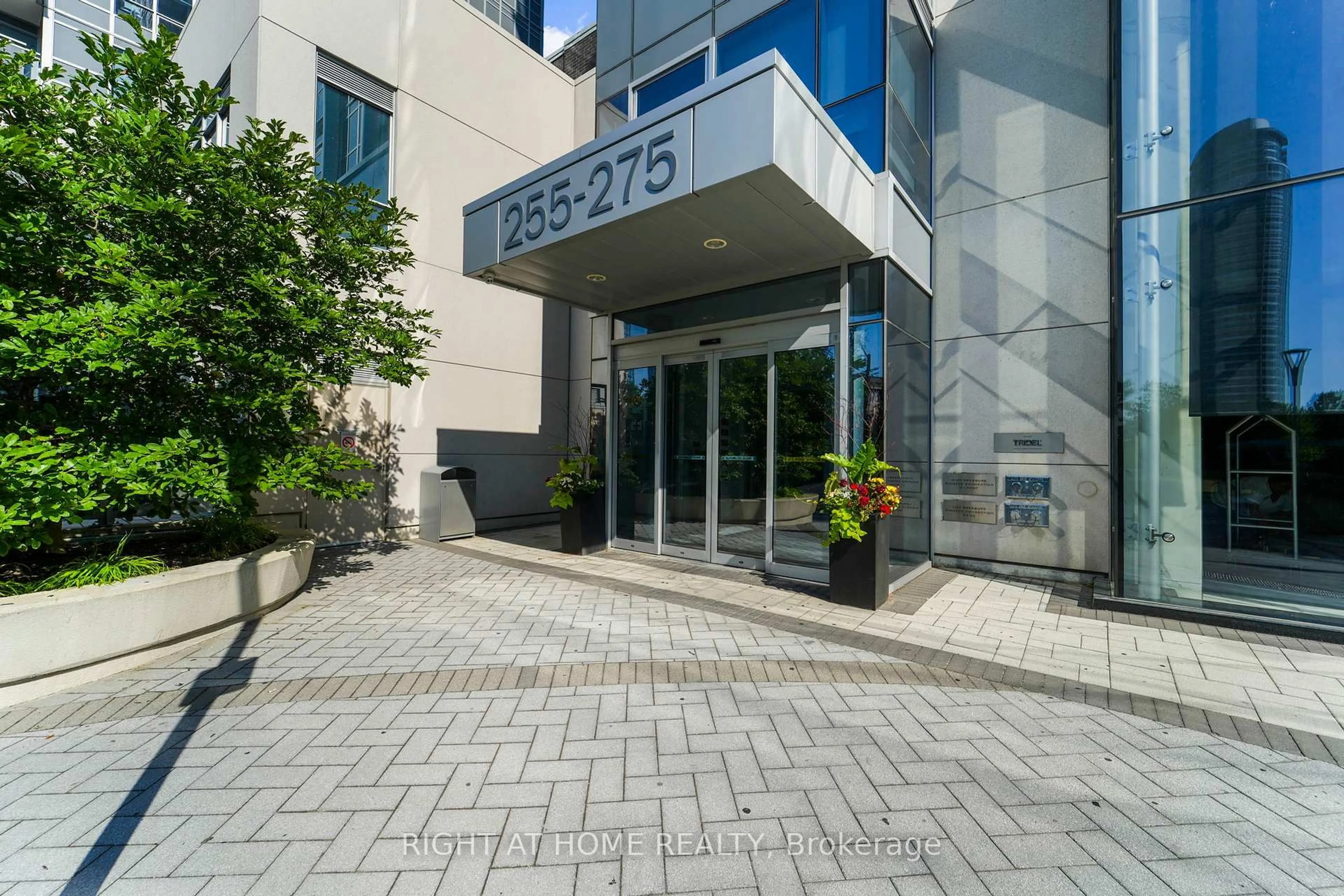 Patio, building for 255 Village Green Sq #1501, Toronto Ontario M1S 0L7