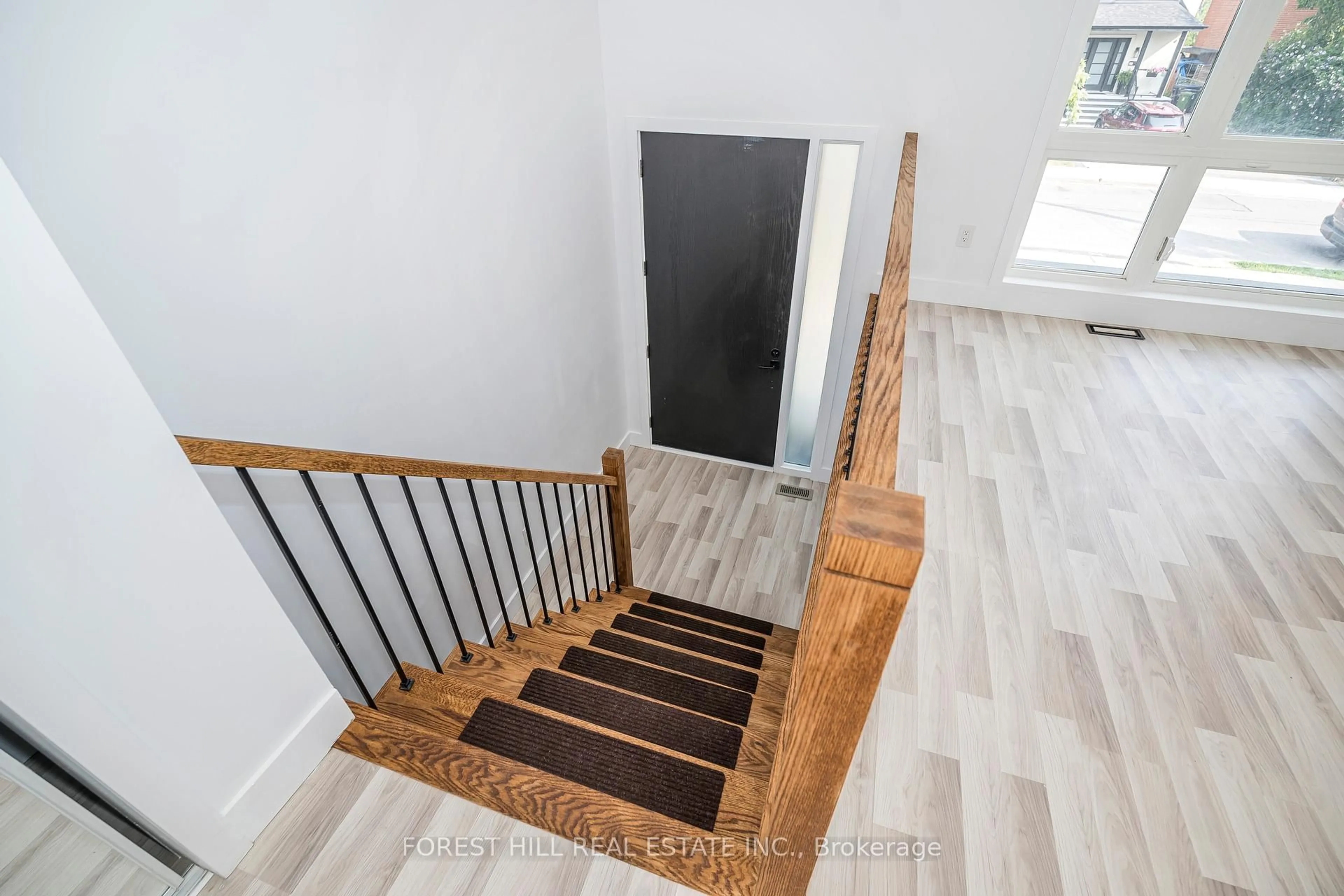 Stairs for 19 Simpson Ave, Toronto Ontario M4K 1A1