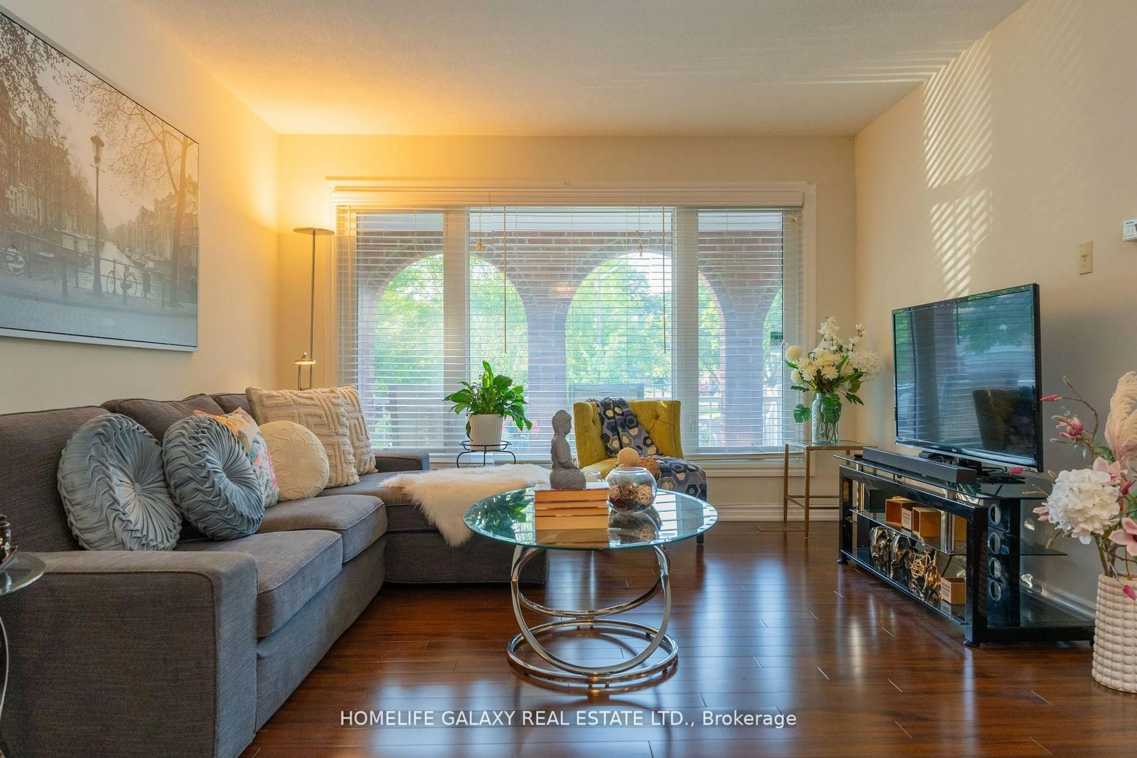 Living room with furniture, unknown for 1471 Fieldlight Blvd, Pickering Ontario L1V 2S3