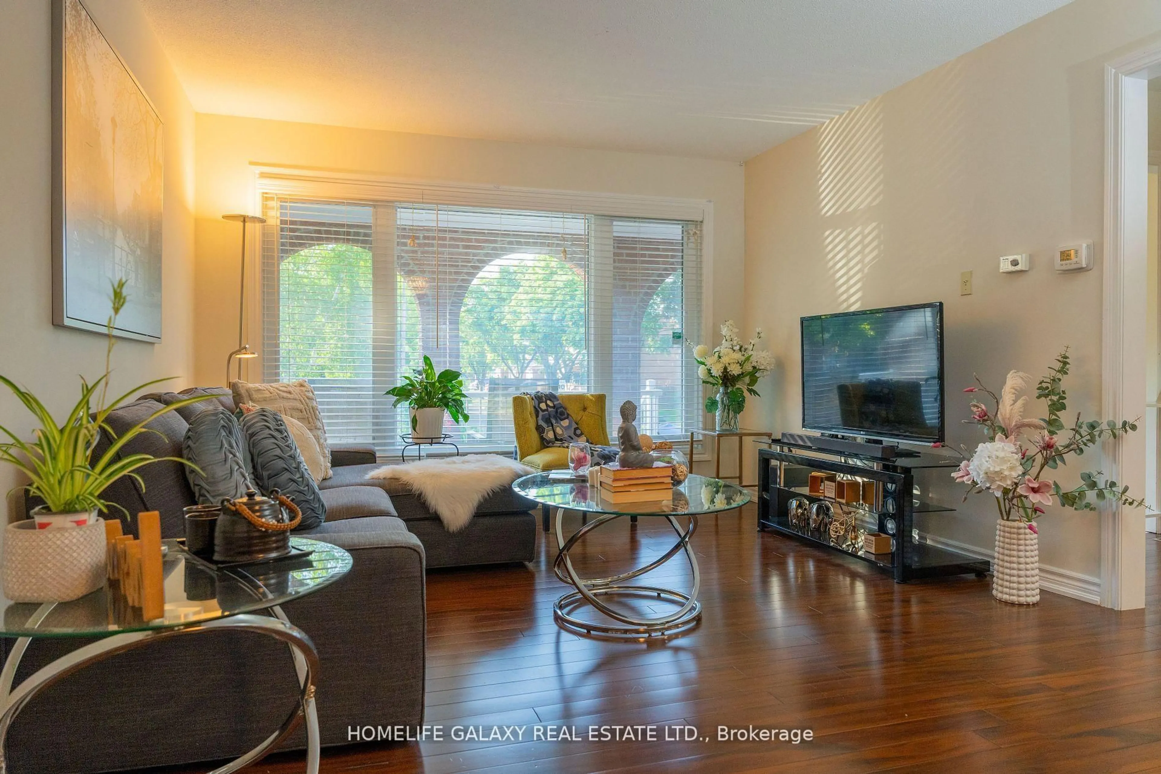 Living room with furniture, wood/laminate floor for 1471 Fieldlight Blvd, Pickering Ontario L1V 2S3
