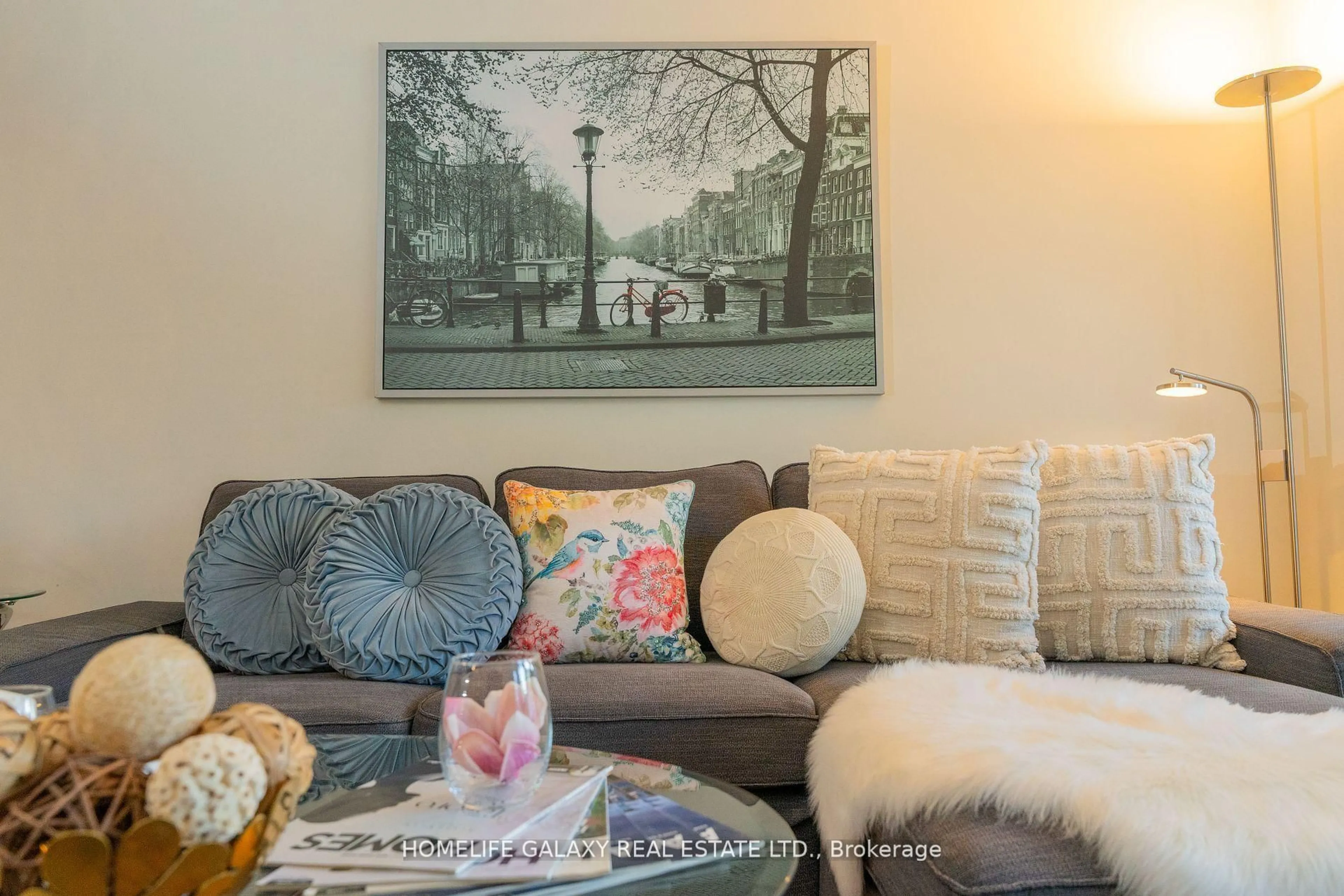 Living room with furniture, unknown for 1471 Fieldlight Blvd, Pickering Ontario L1V 2S3