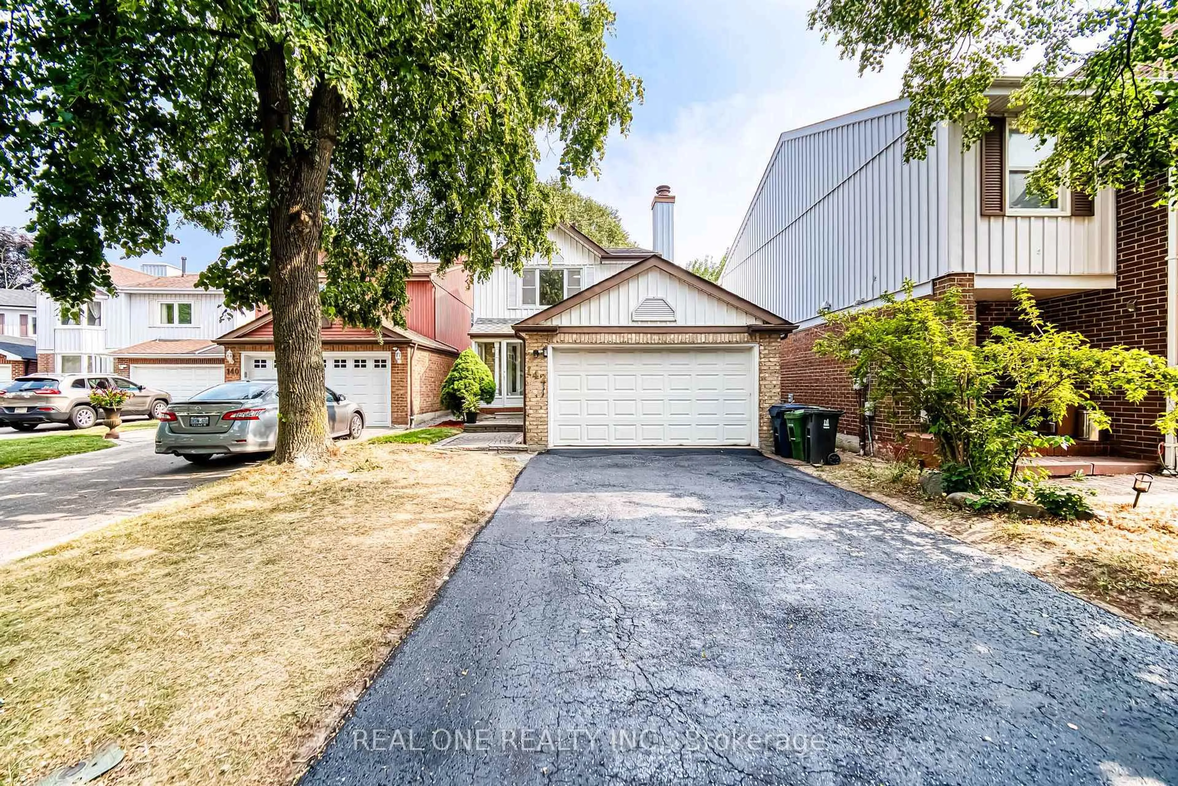 A pic from outside/outdoor area/front of a property/back of a property/a pic from drone, street for 142 Frank Rivers Dr, Toronto Ontario M1W 3N4