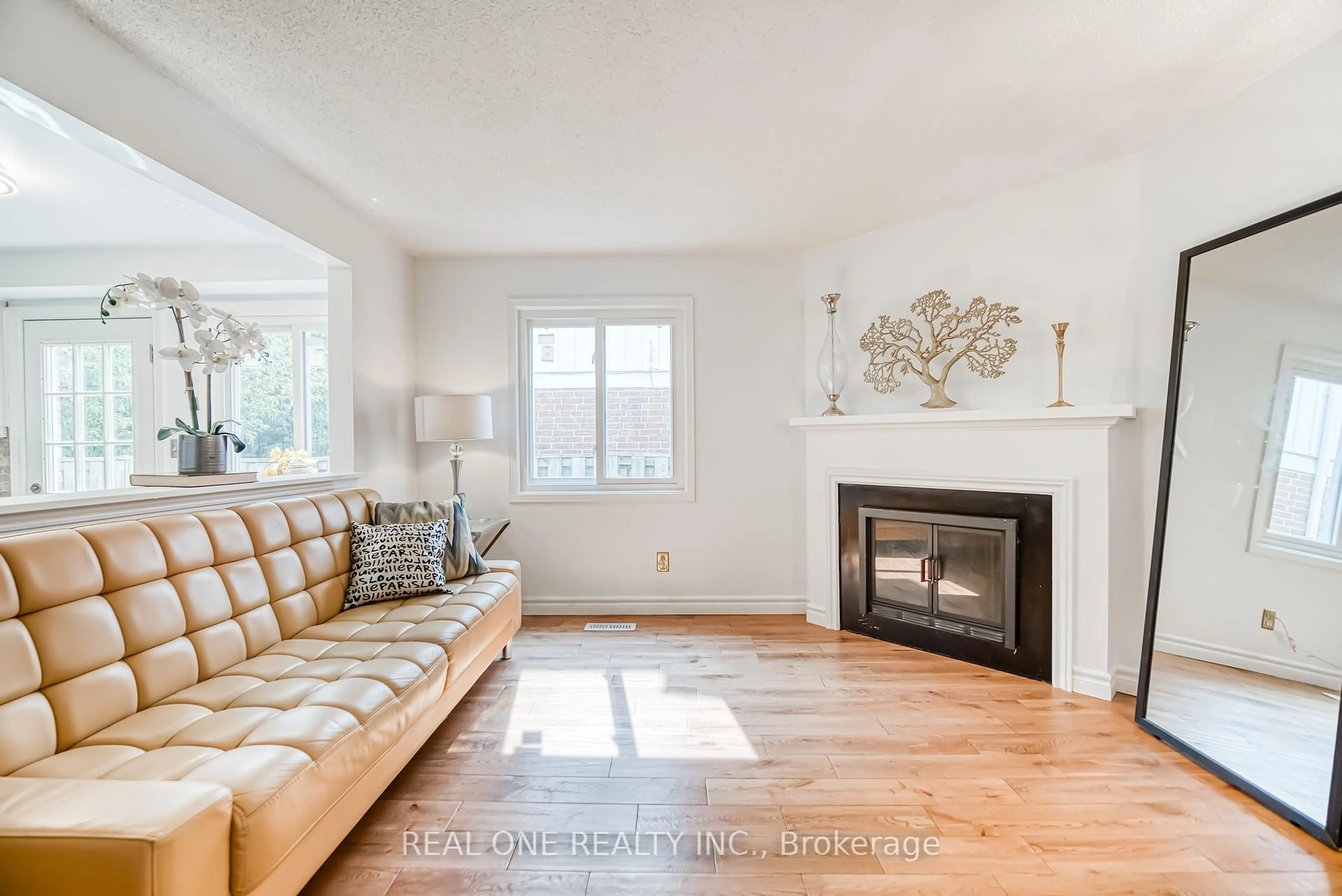 Living room with furniture, unknown for 142 Frank Rivers Dr, Toronto Ontario M1W 3N4