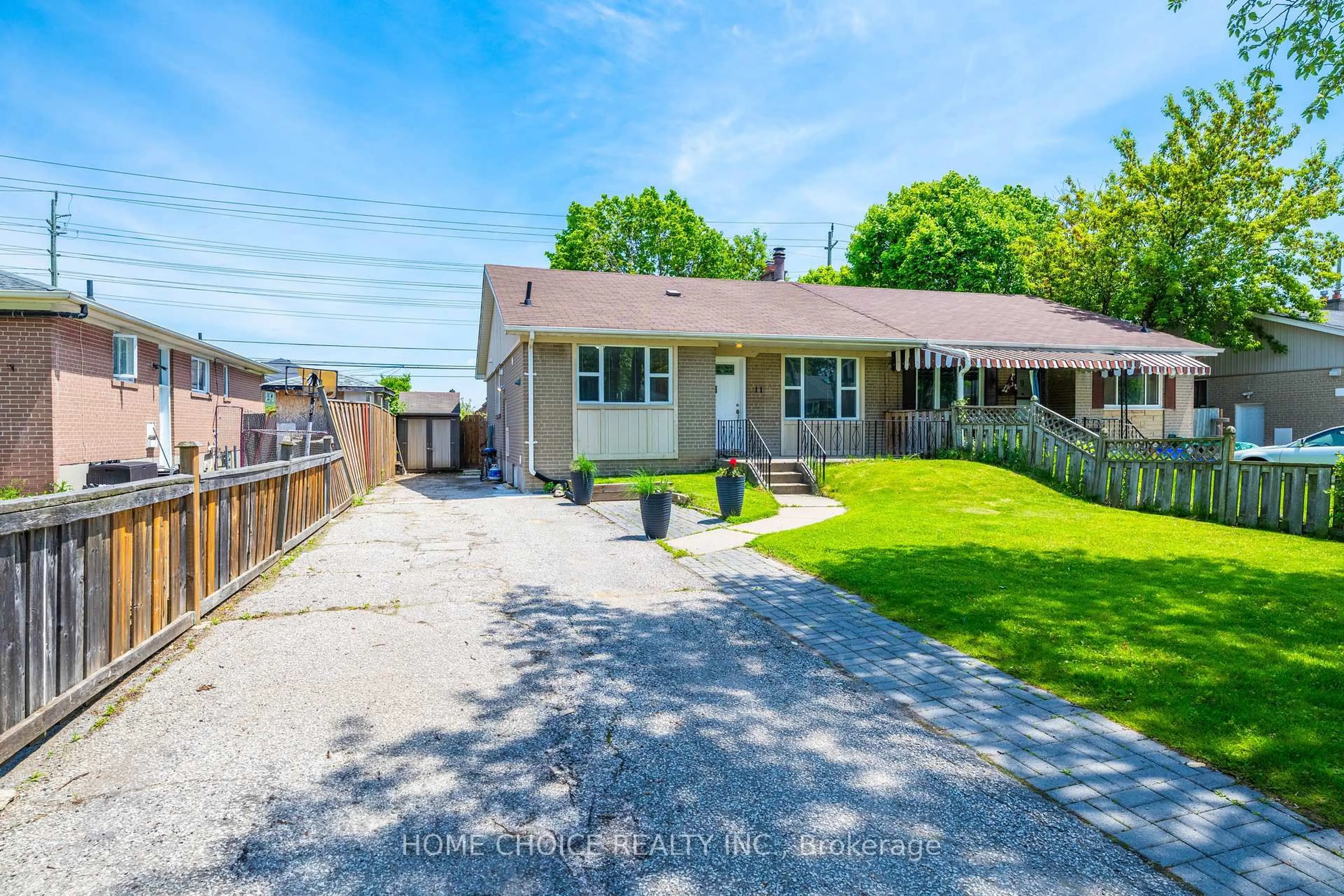 A pic from outside/outdoor area/front of a property/back of a property/a pic from drone, street for 11 Thorncroft Cres, Ajax Ontario L1S 2S1