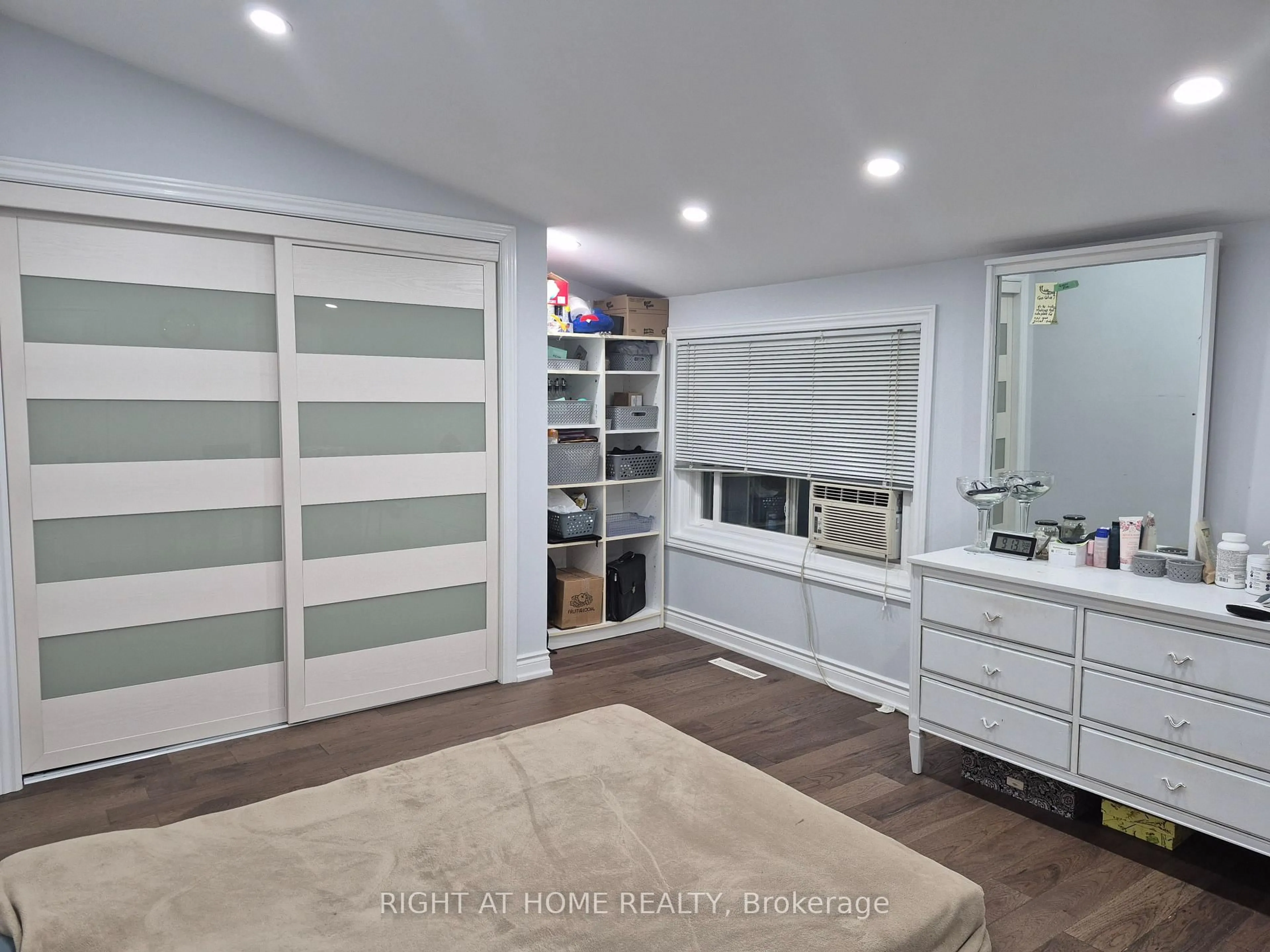 Unknown for 11 Lesterwood Cres, Toronto Ontario M1P 3L5