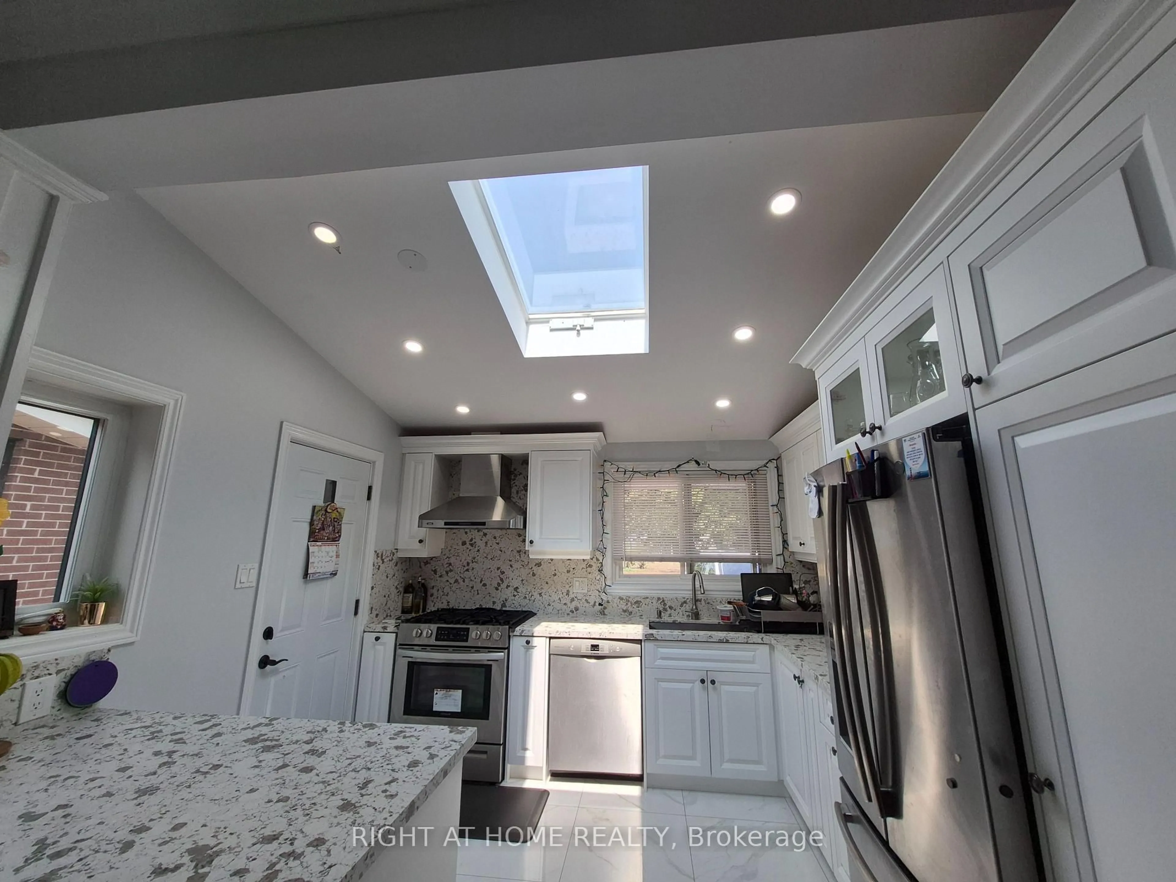 Unknown for 11 Lesterwood Cres, Toronto Ontario M1P 3L5