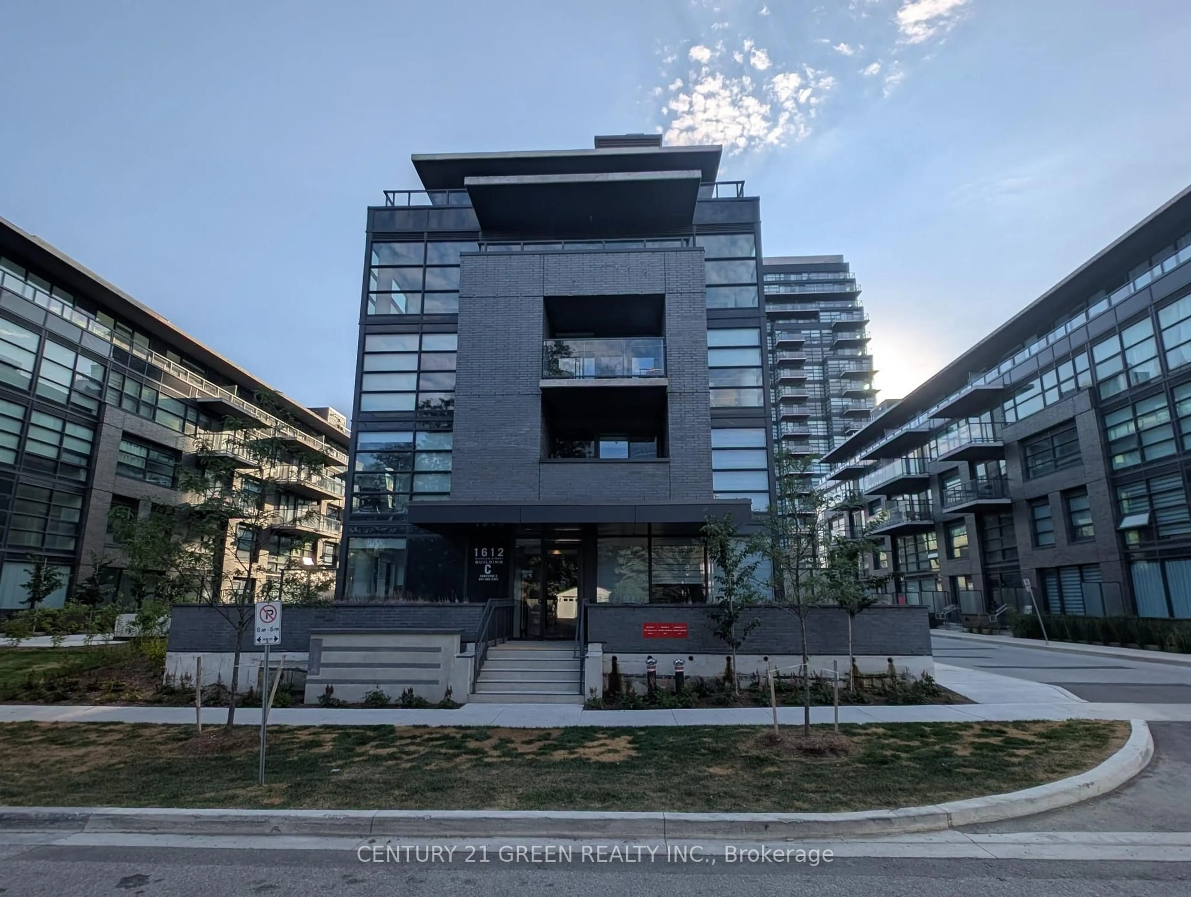 Unknown for 1612 Charles St #323C, Whitby Ontario L1N 0P3