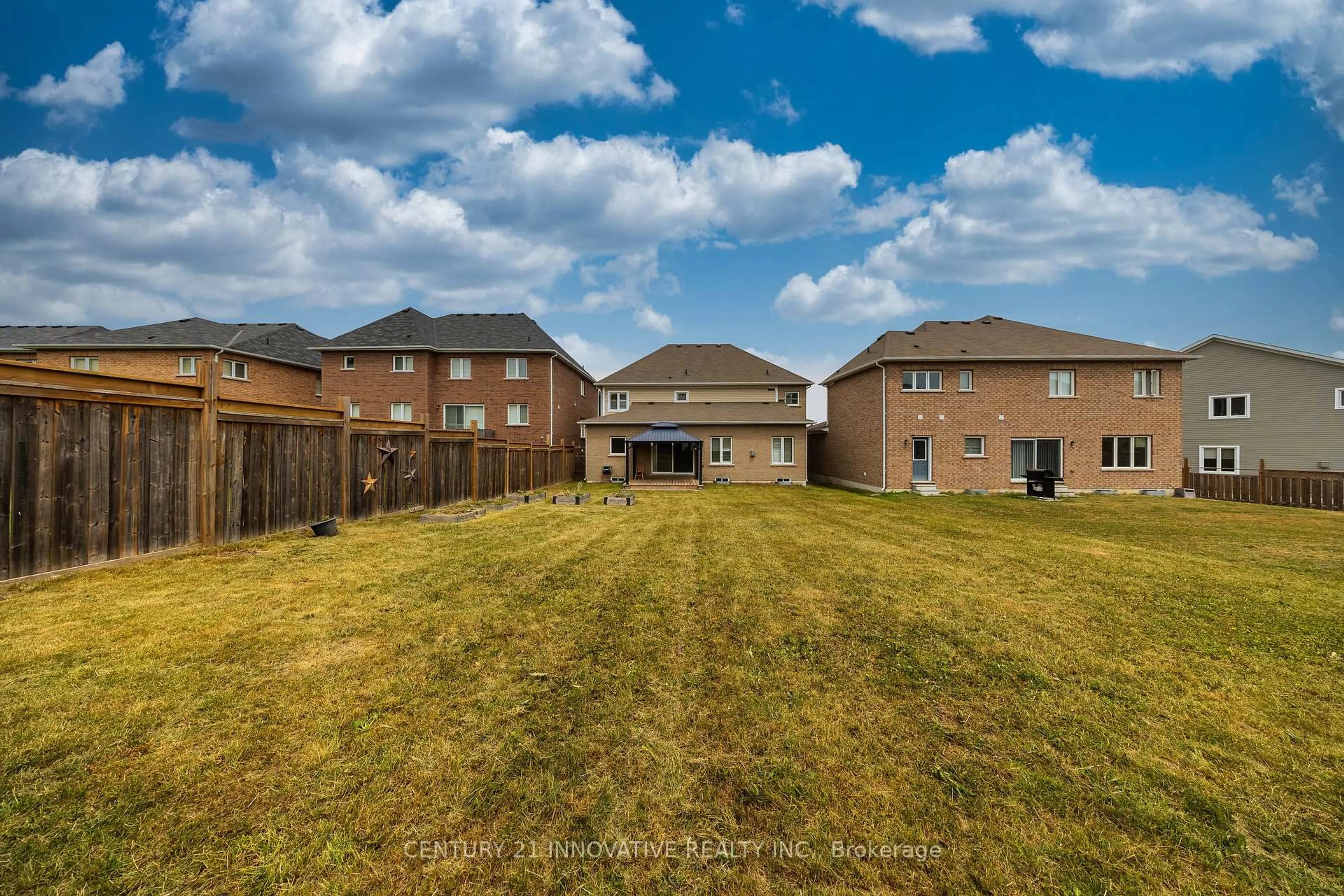 A pic from outside/outdoor area/front of a property/back of a property/a pic from drone, street for 1980 Kurelo Dr, Oshawa Ontario L1K 0W8
