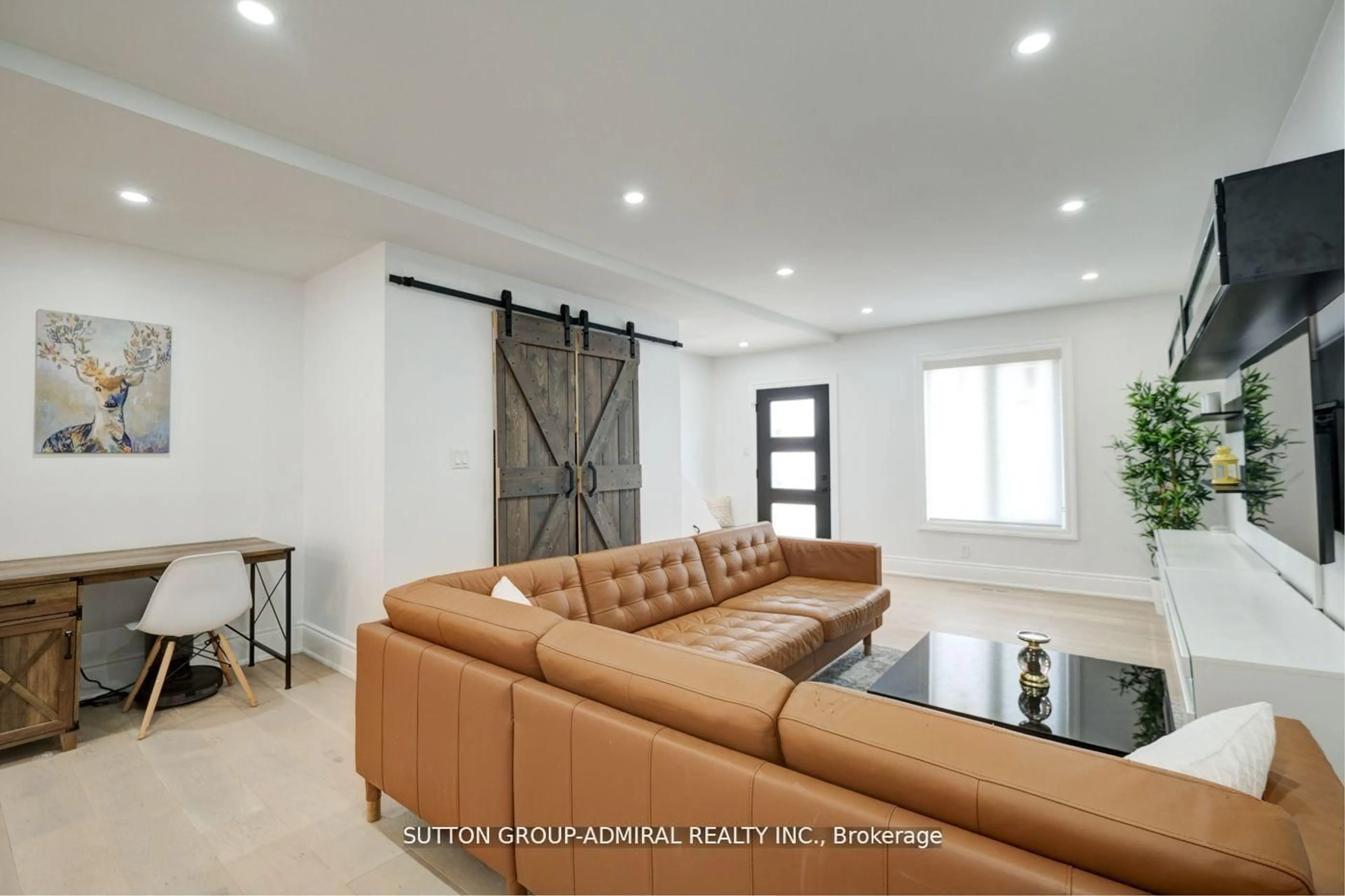 Living room with furniture, unknown for 70 Carlaw Ave, Toronto Ontario M4M 2R7