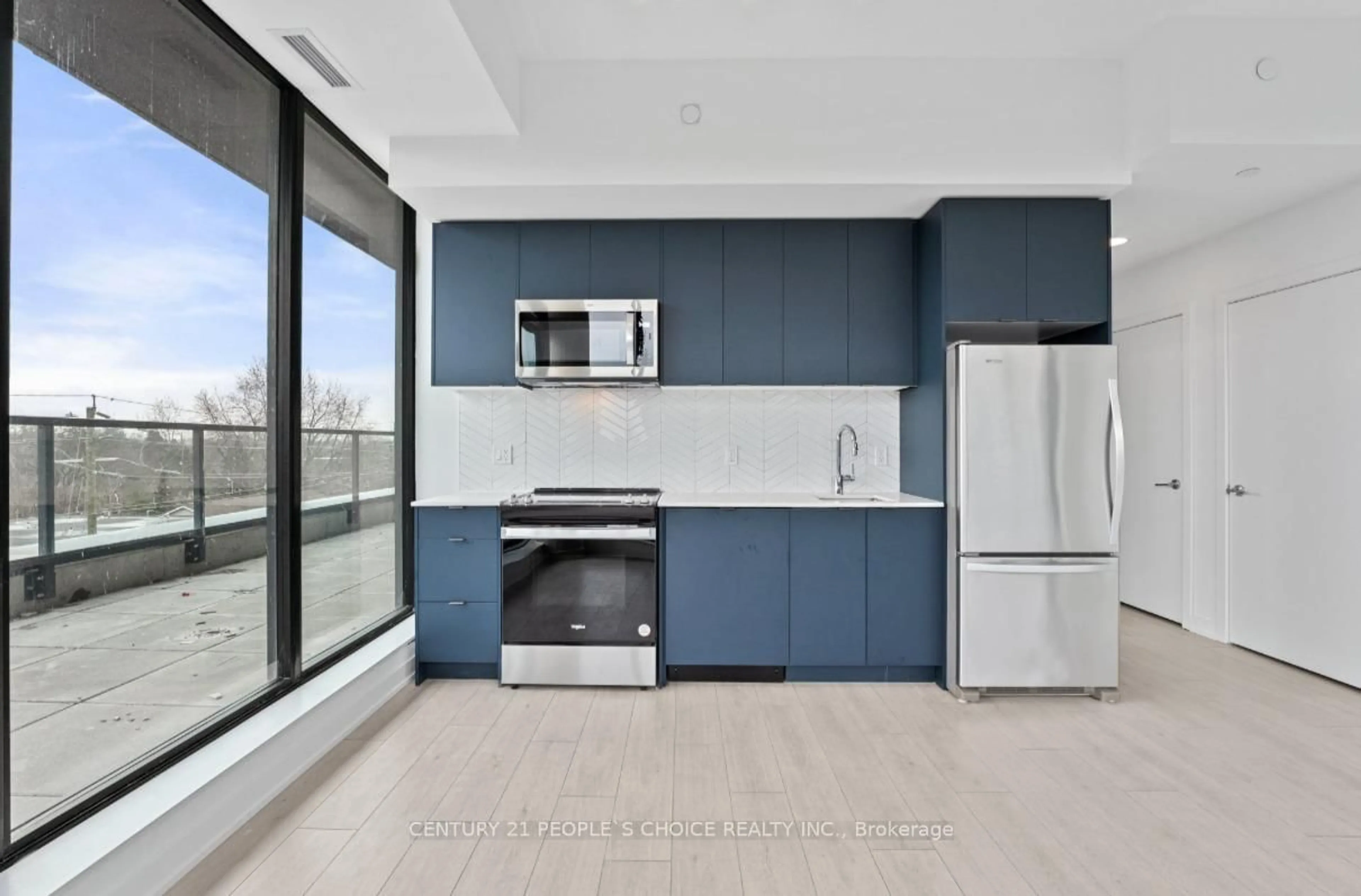 Standard kitchen, ceramic/tile floor for 1614 Charles St #PH517, Whitby Ontario L1N 0P4