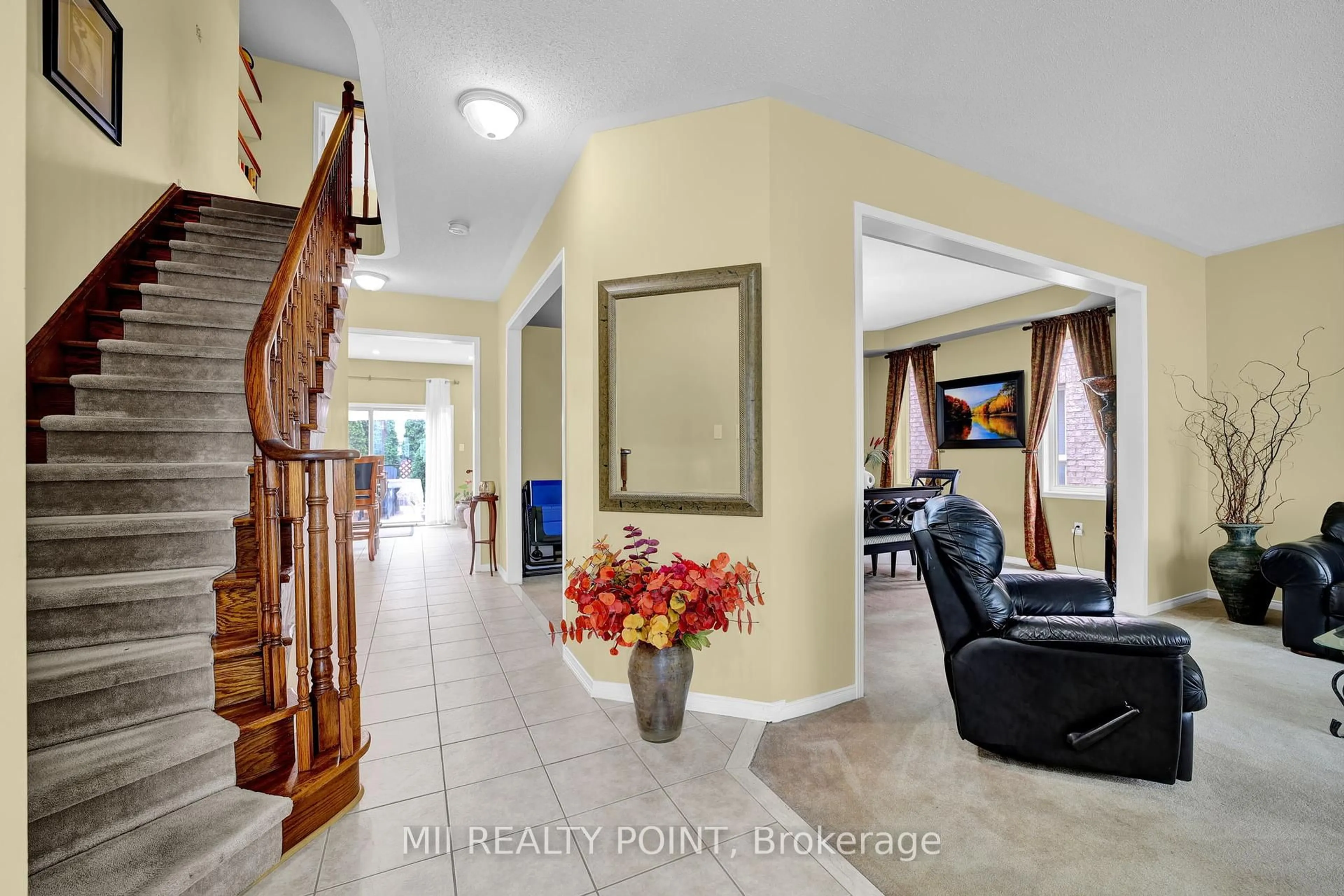 Indoor entryway for 29 O'shea Cres, Ajax Ontario L1T 4W7