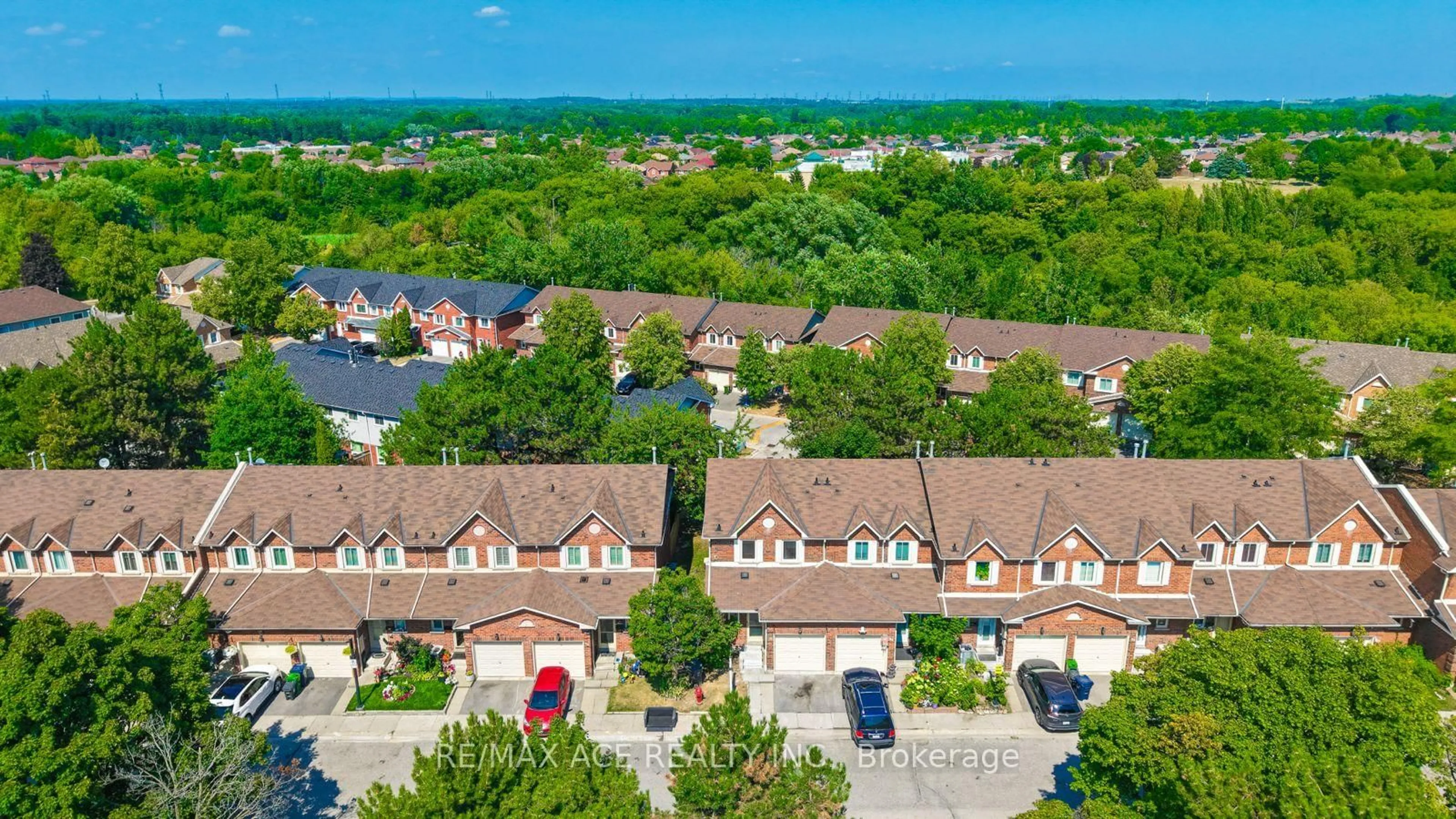 A pic from outside/outdoor area/front of a property/back of a property/a pic from drone, unknown for 401 Sewells Rd #57, Toronto Ontario M1B 5K6