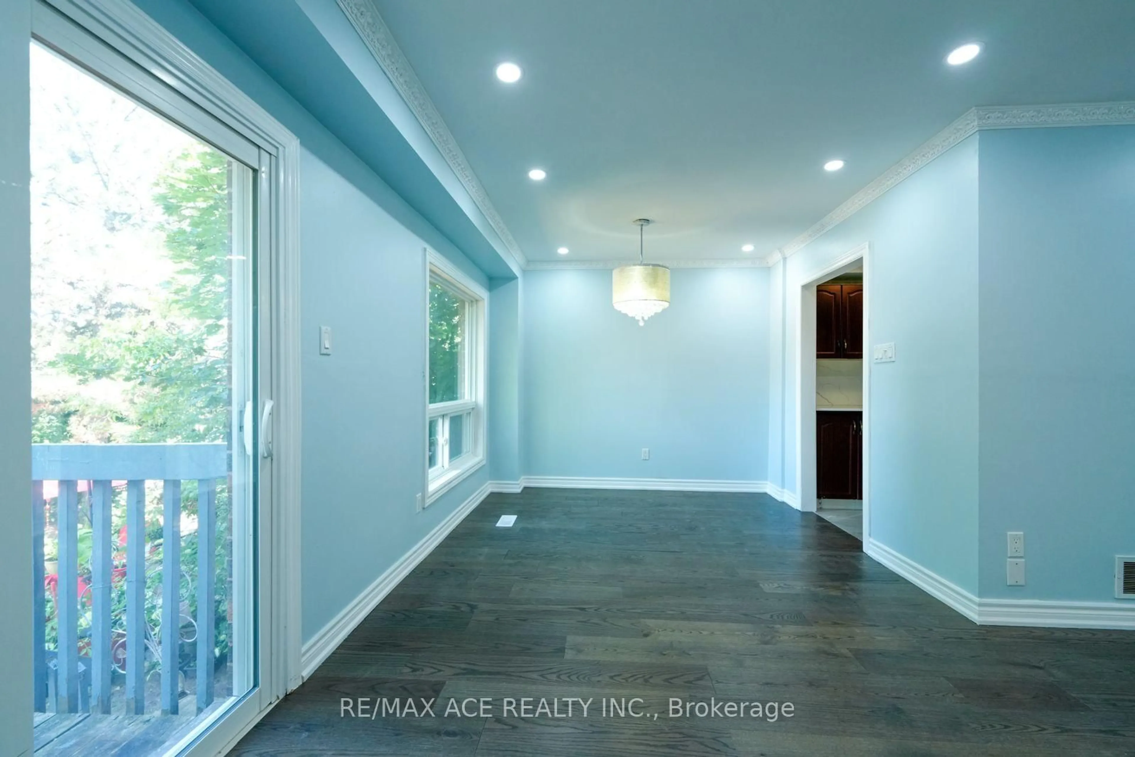 Indoor entryway for 401 Sewells Rd #57, Toronto Ontario M1B 5K6