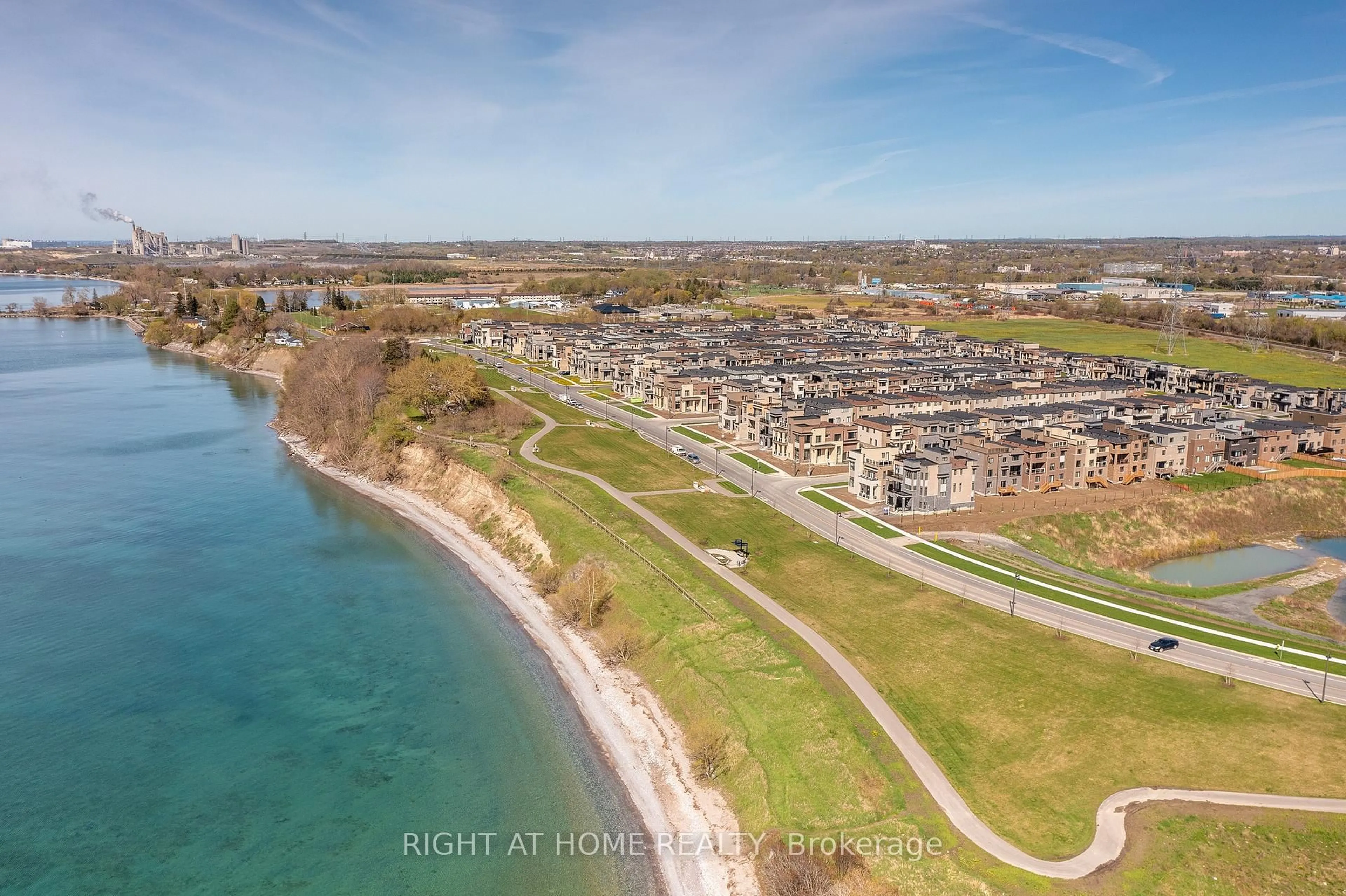 A pic from outside/outdoor area/front of a property/back of a property/a pic from drone, water/lake/river/ocean view for 2 Yacht Dr, Clarington Ontario L1C 4B1