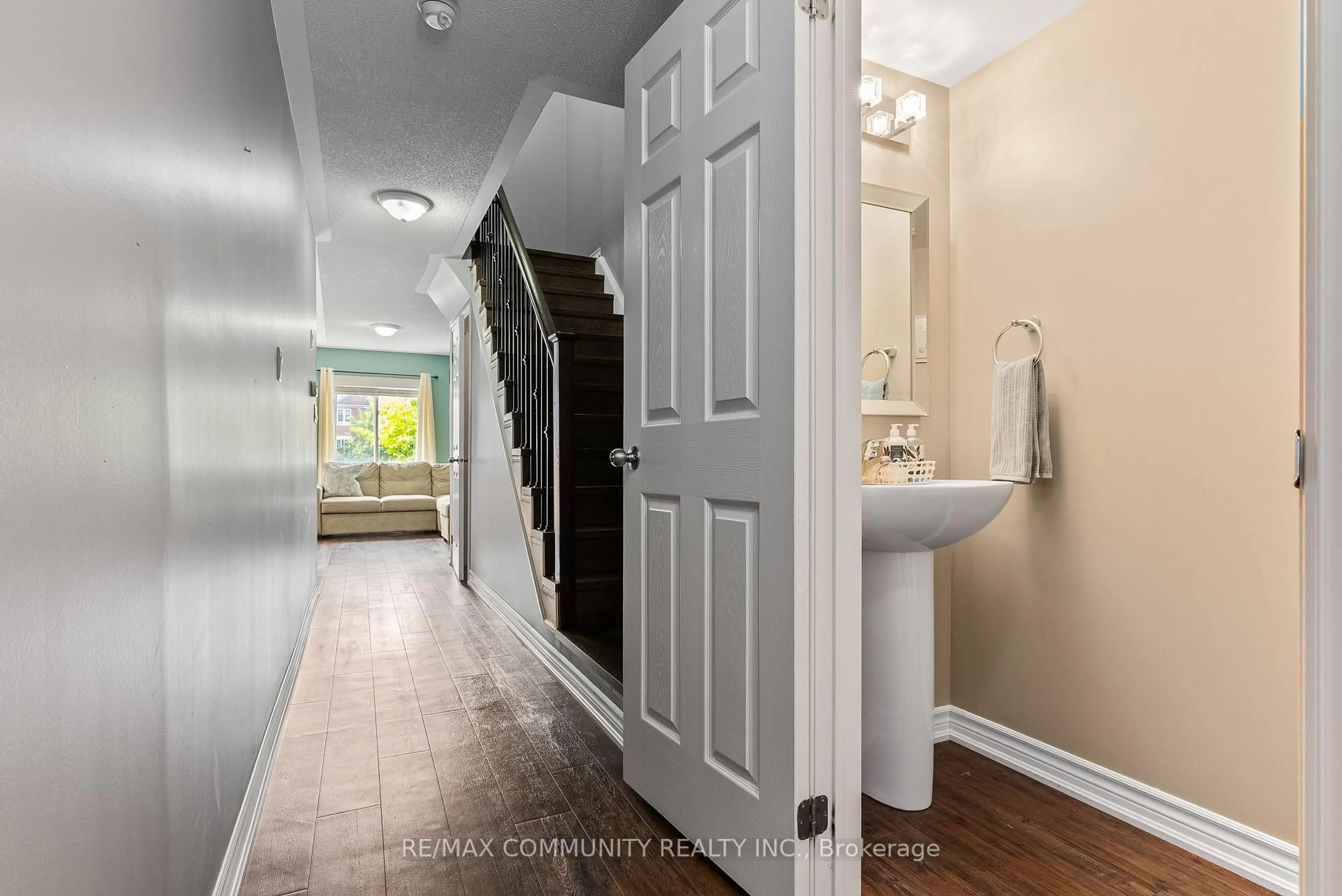 Indoor entryway for 6 Ken Bromley Lane, Clarington Ontario L1C 0S4