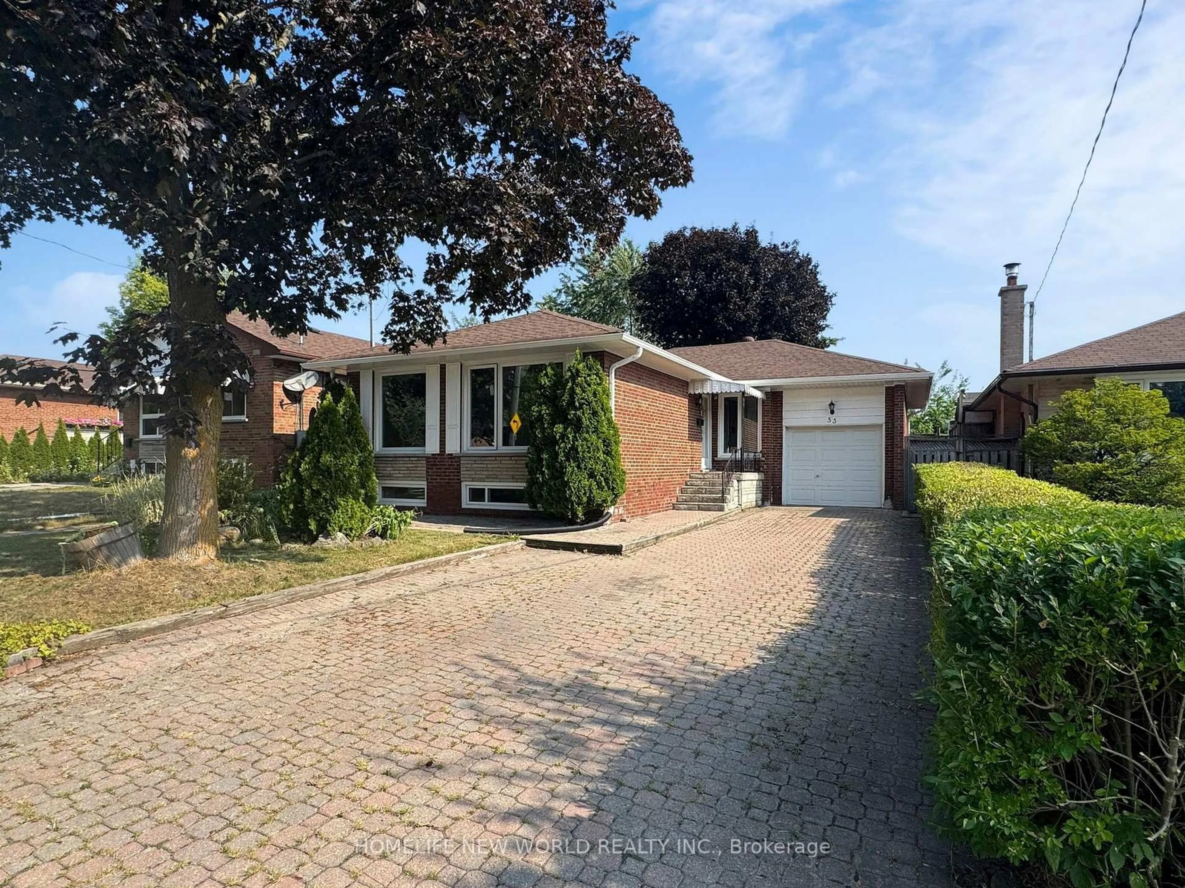A pic from outside/outdoor area/front of a property/back of a property/a pic from drone, street for 53 Beacham Cres, Toronto Ontario M1T 1M9
