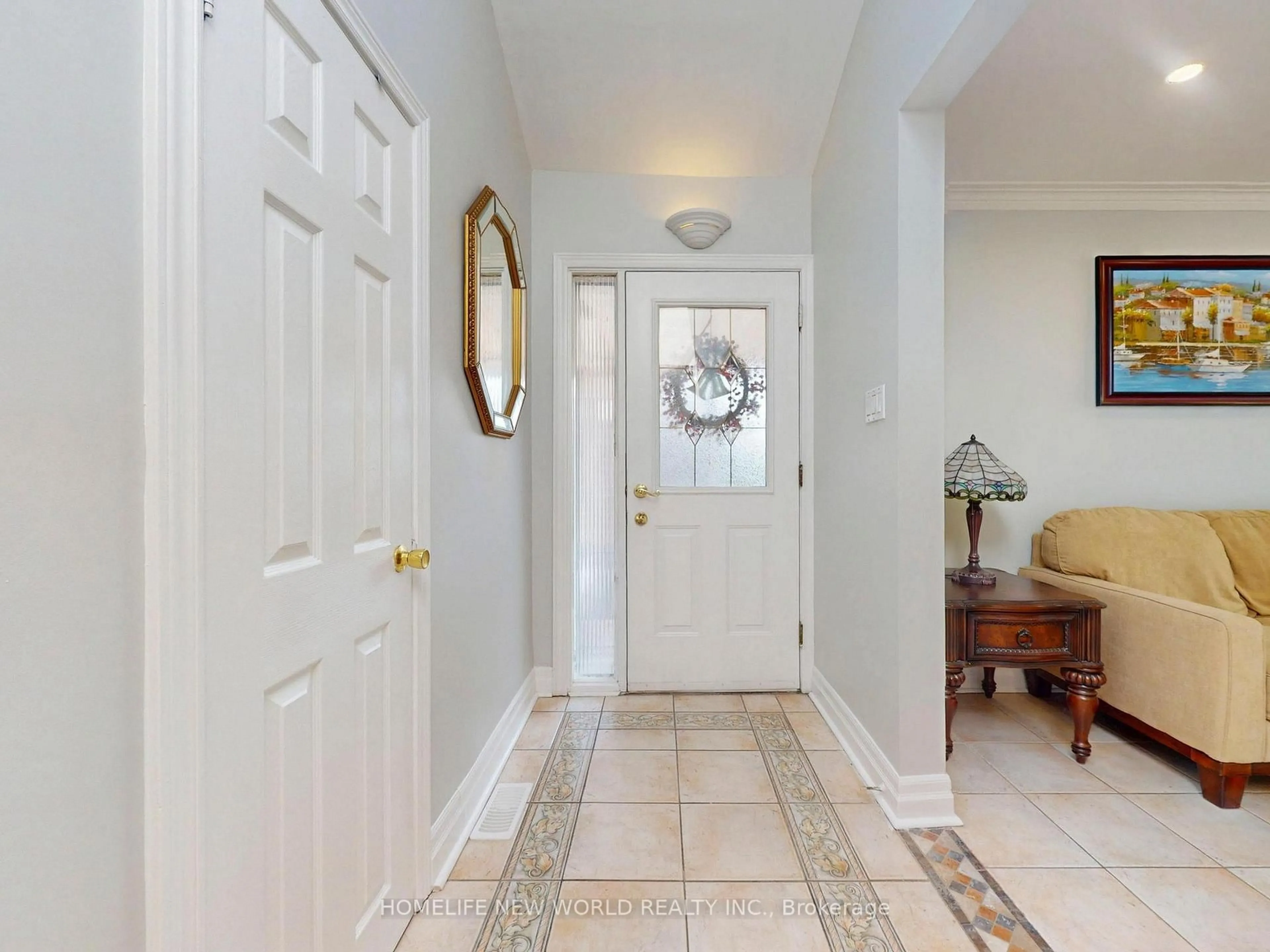 Indoor entryway for 53 Beacham Cres, Toronto Ontario M1T 1M9