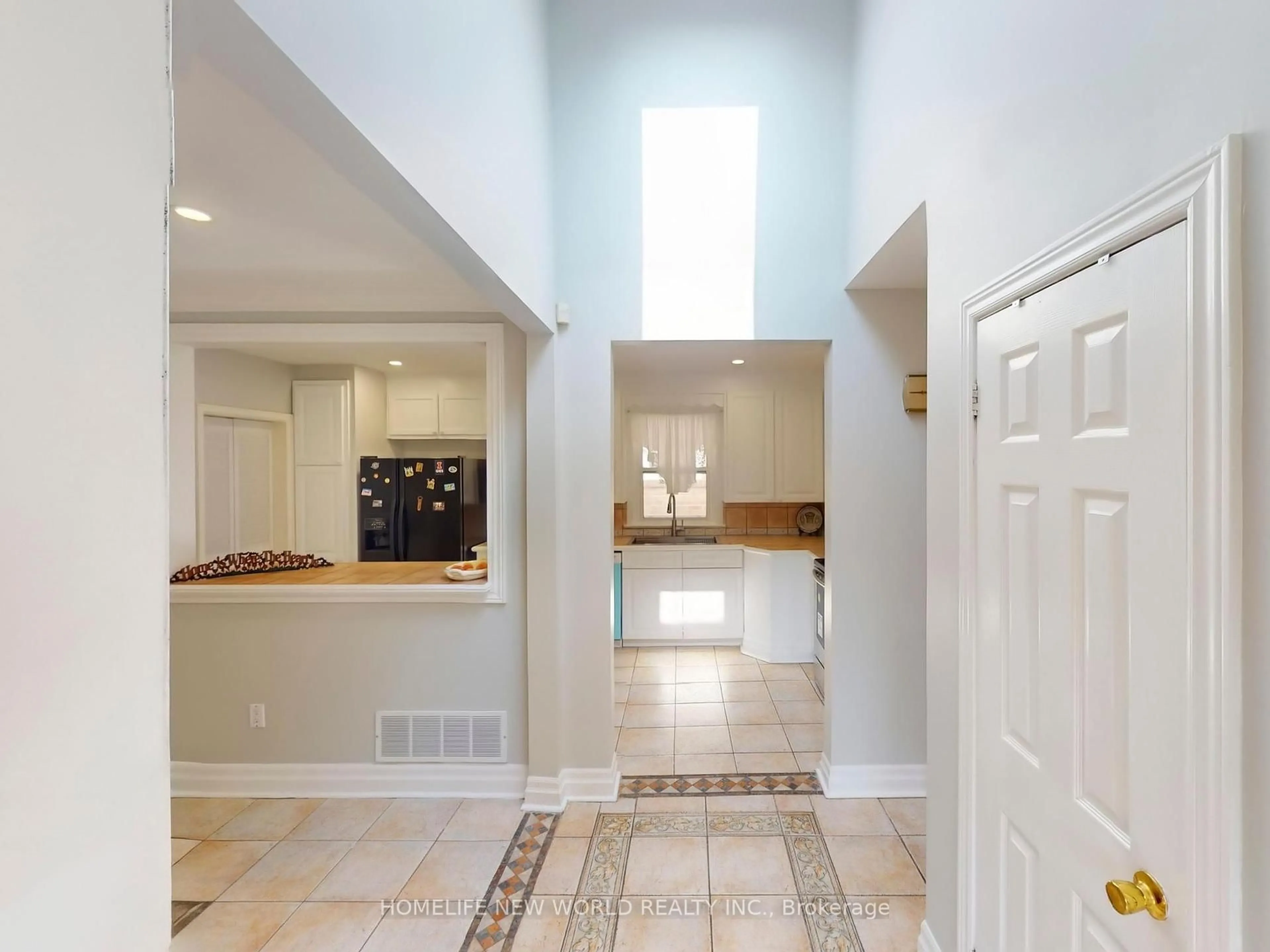 Indoor foyer for 53 Beacham Cres, Toronto Ontario M1T 1M9