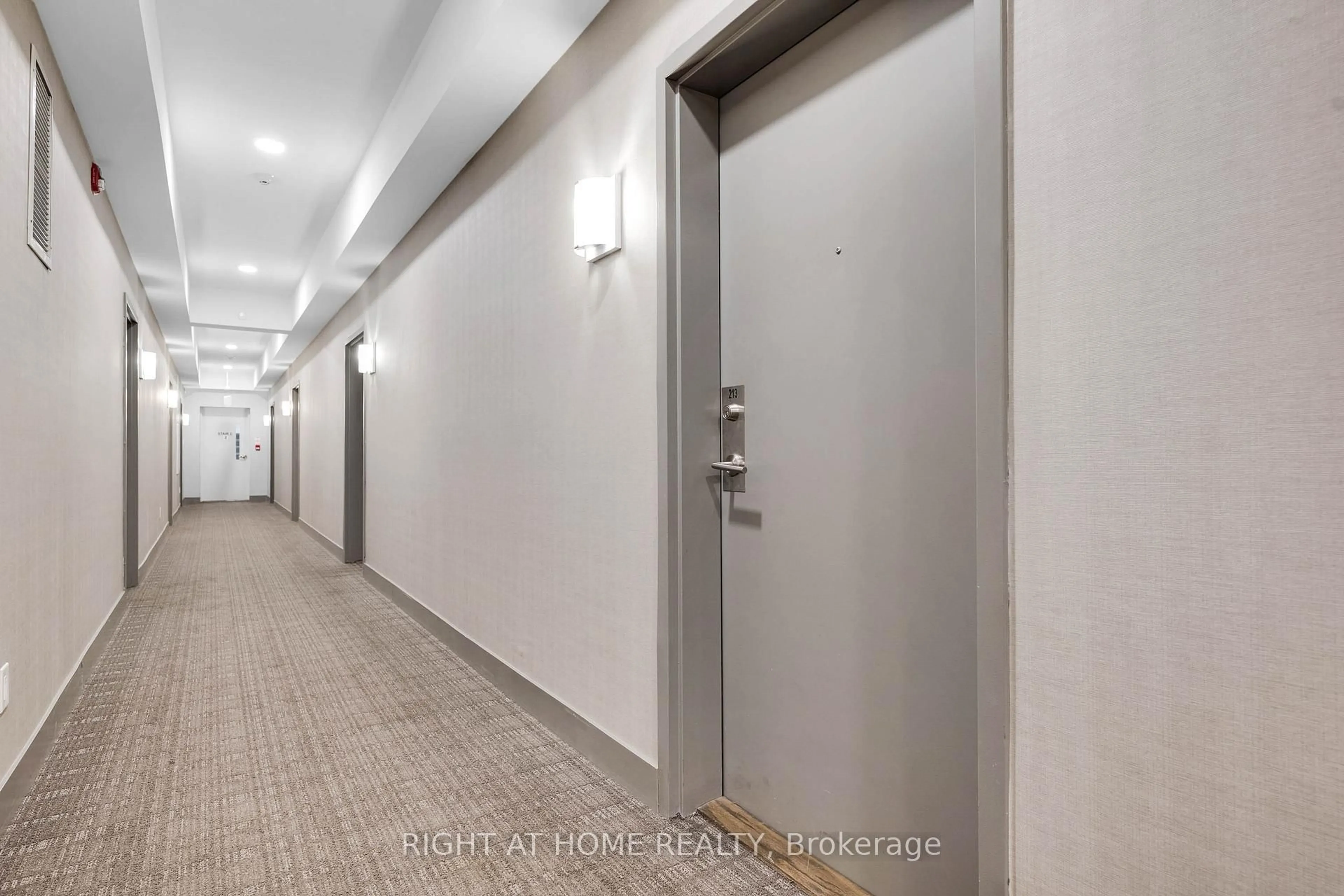 Indoor foyer for 5131 Sheppard Ave #213, Toronto Ontario M1B 0C9