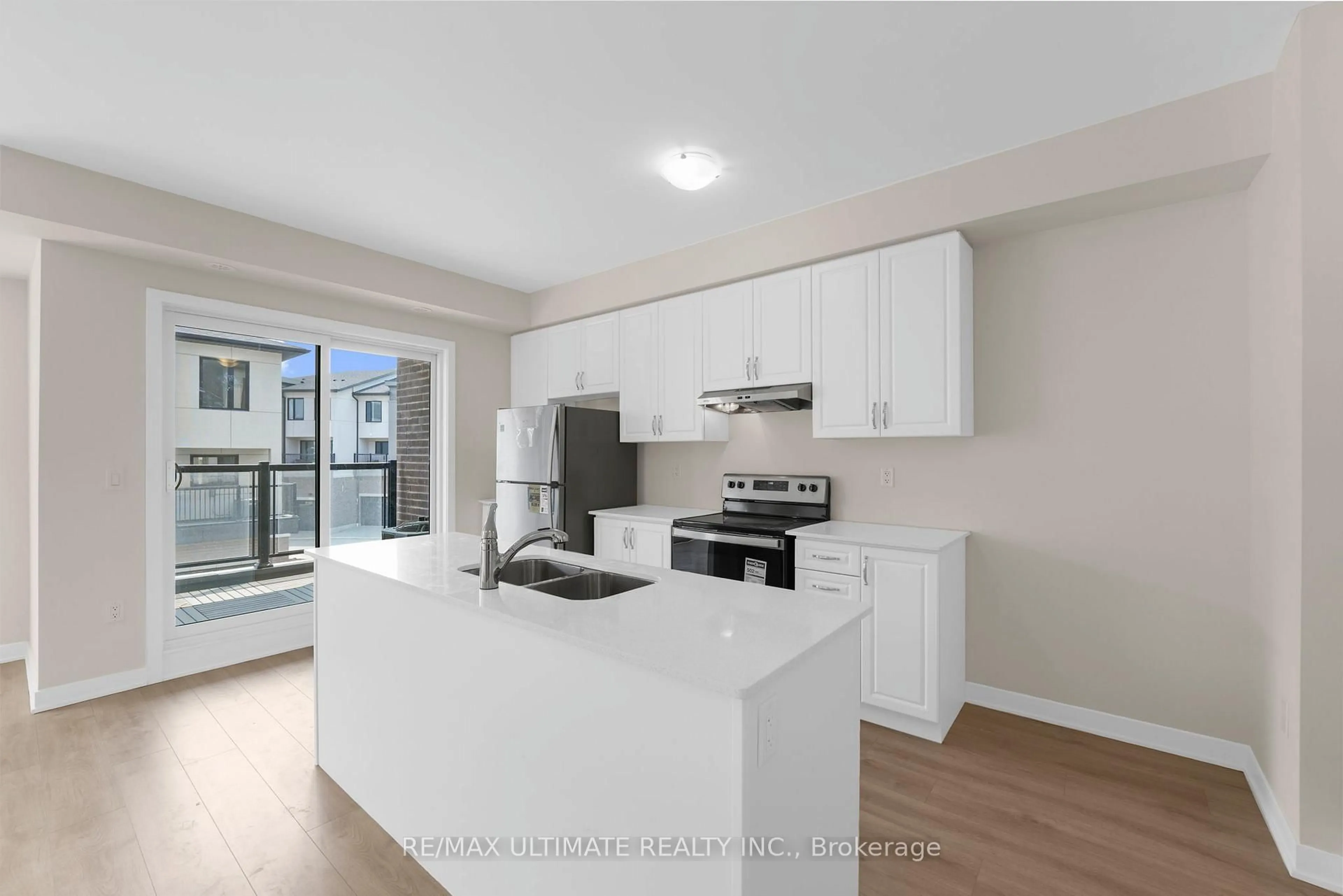 Standard kitchen, unknown for 1695 Dersan St #1310, Pickering Ontario L1X 0S9
