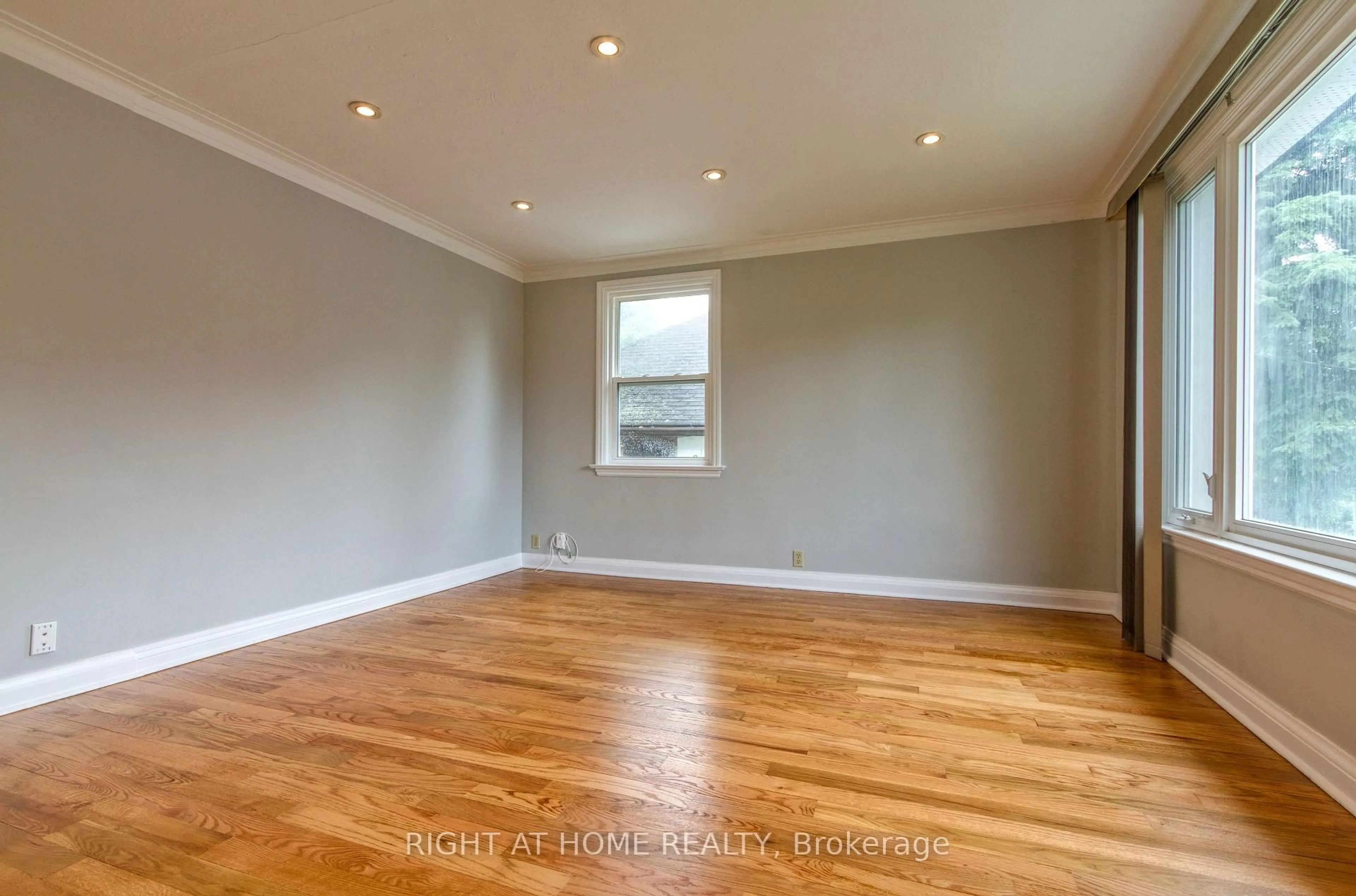 A pic of a room for 101 Eastville Ave, Toronto Ontario M1M 2N8