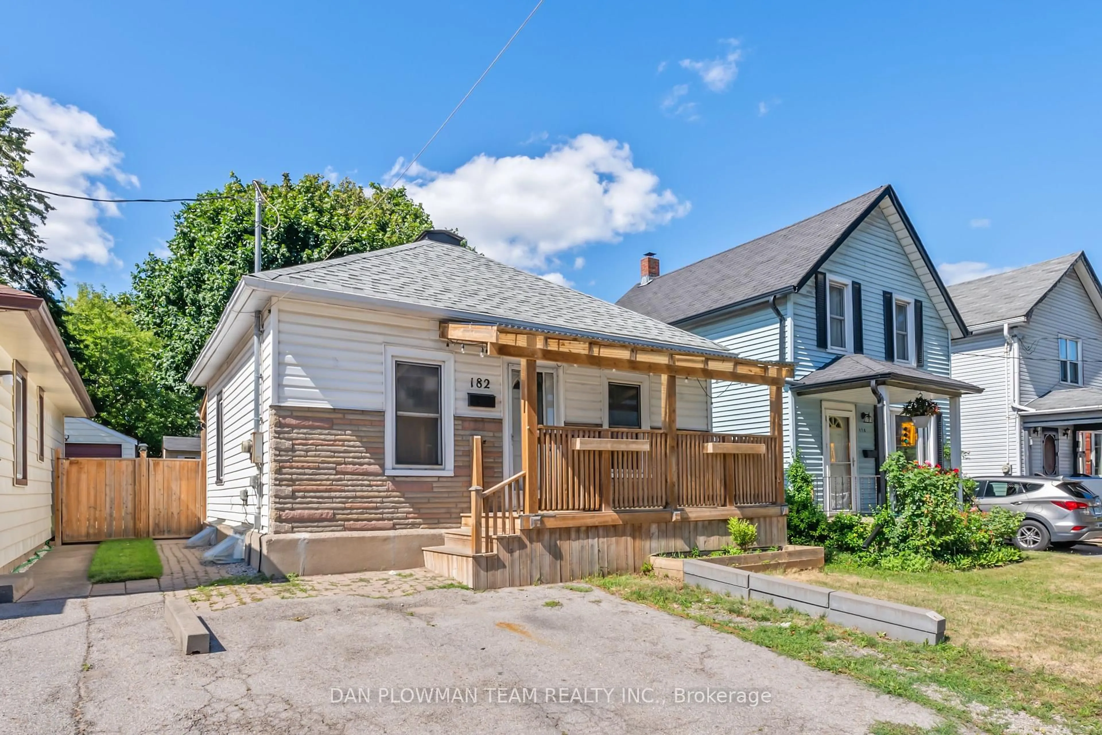 Unknown for 182 Bloor St, Oshawa Ontario L1J 1P7