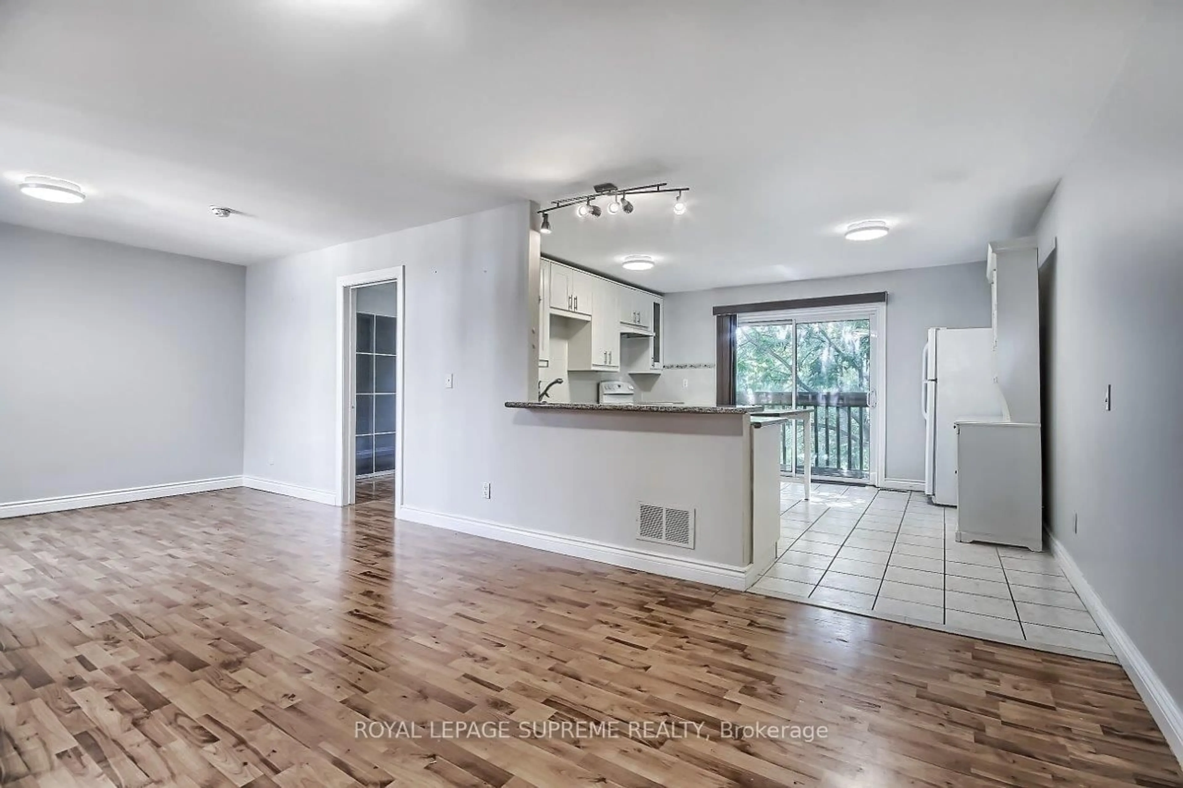 Open concept kitchen, unknown for 370 Jones Ave, Toronto Ontario M4J 3G3