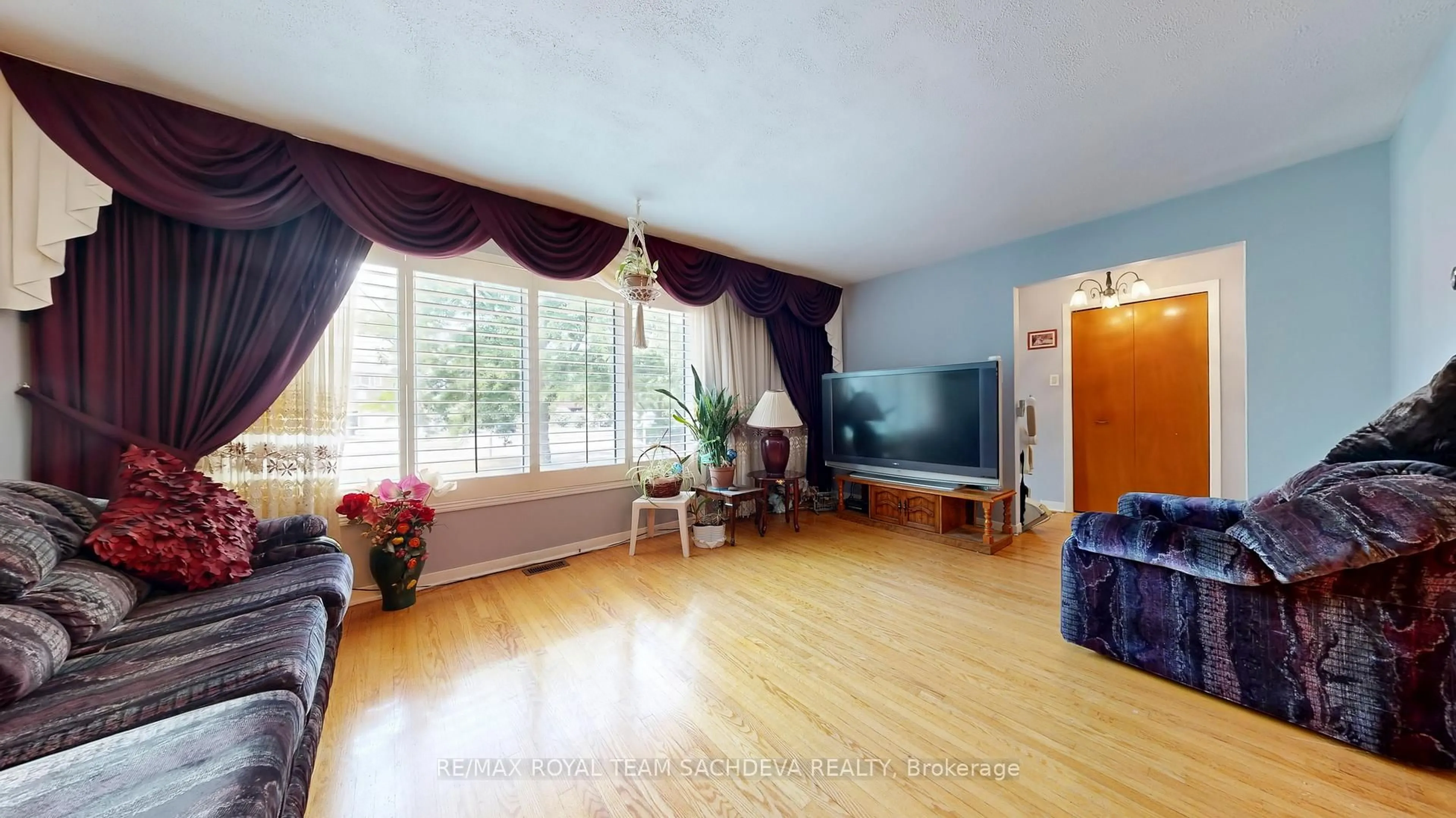 Unknown for 765 Morrish Rd, Toronto Ontario M1C 1G5