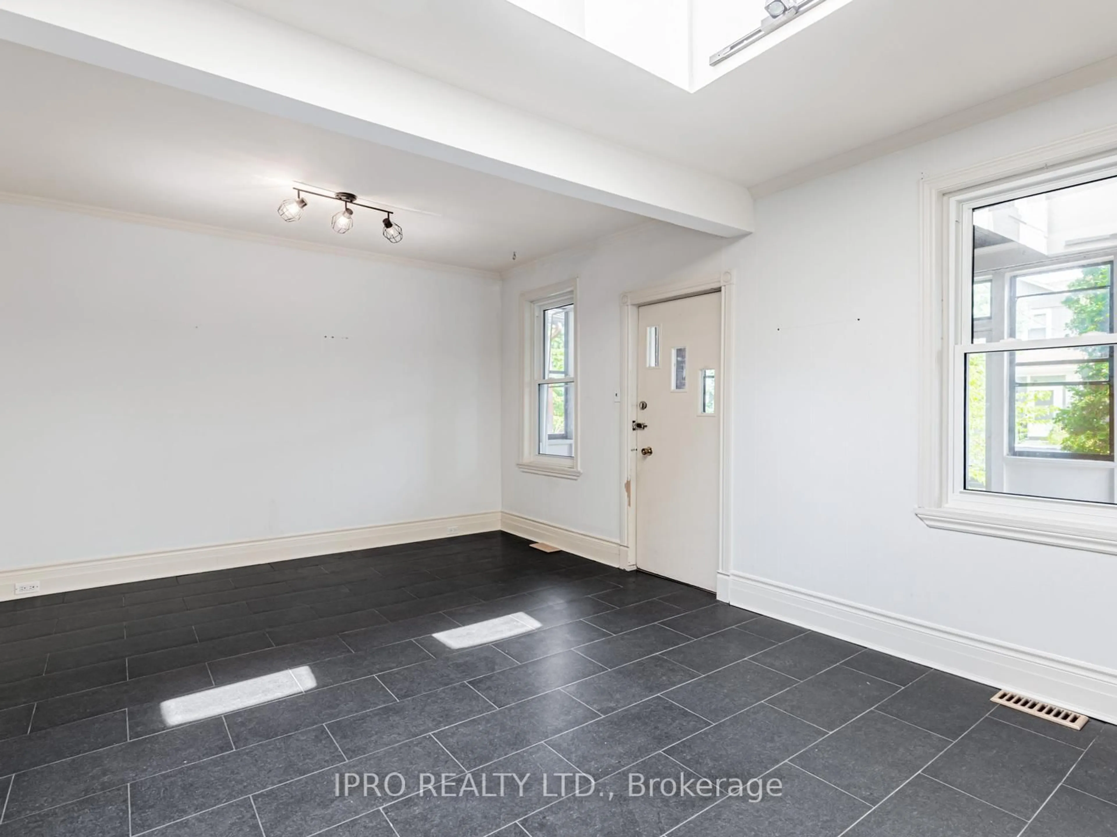Indoor entryway for 244 King Edward Ave, Toronto Ontario M4C 5K1