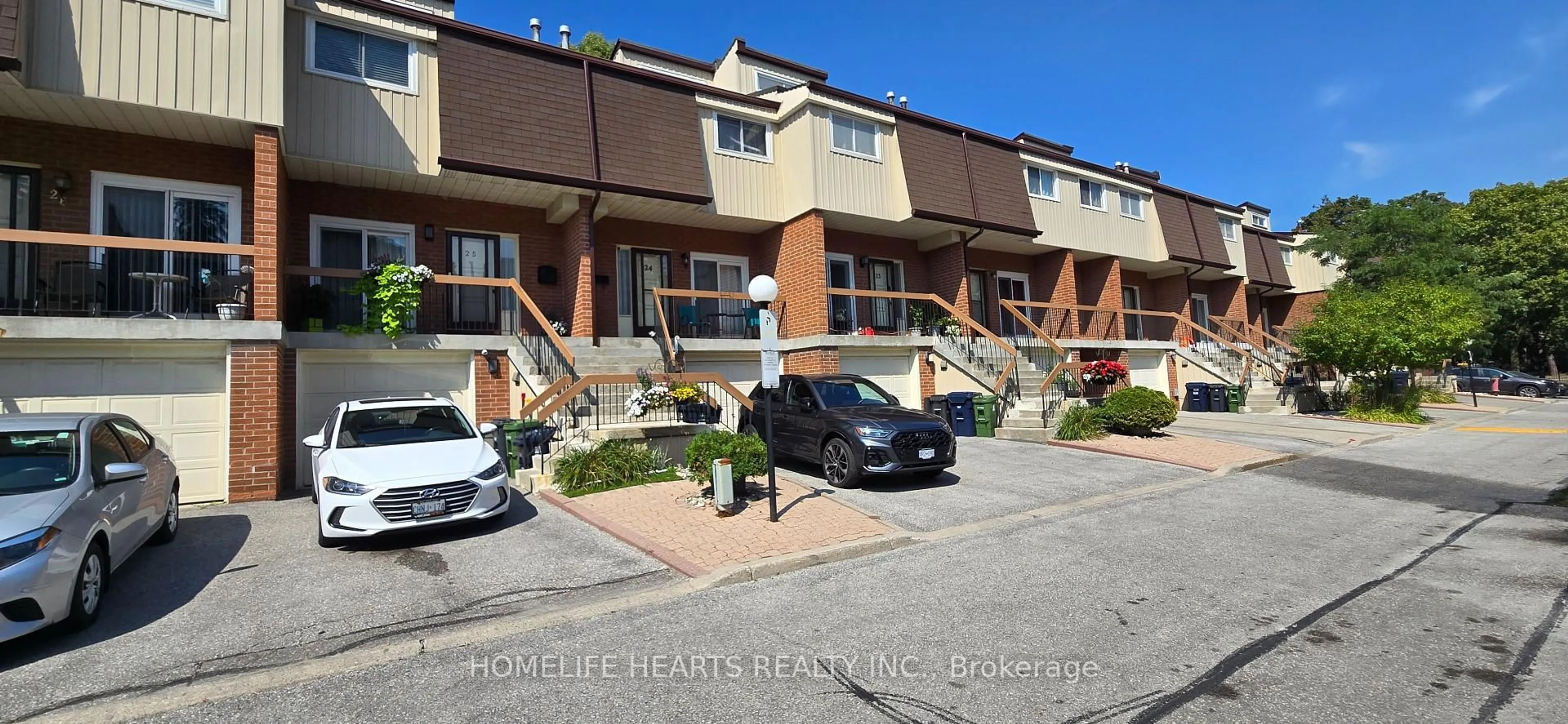A pic from outside/outdoor area/front of a property/back of a property/a pic from drone, street for 152 Homestead Rd #24, Toronto Ontario M1E 3S2